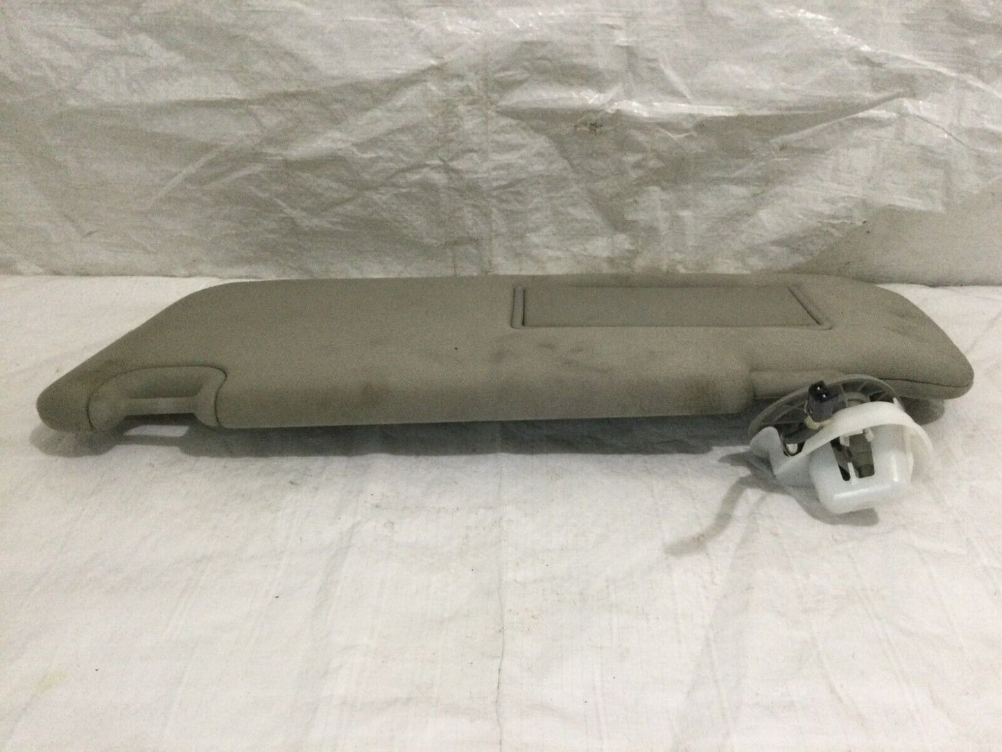 2016-2017 Ram 2500 3500 Illuminated Left Driver Side Sun Visor LH OEM
