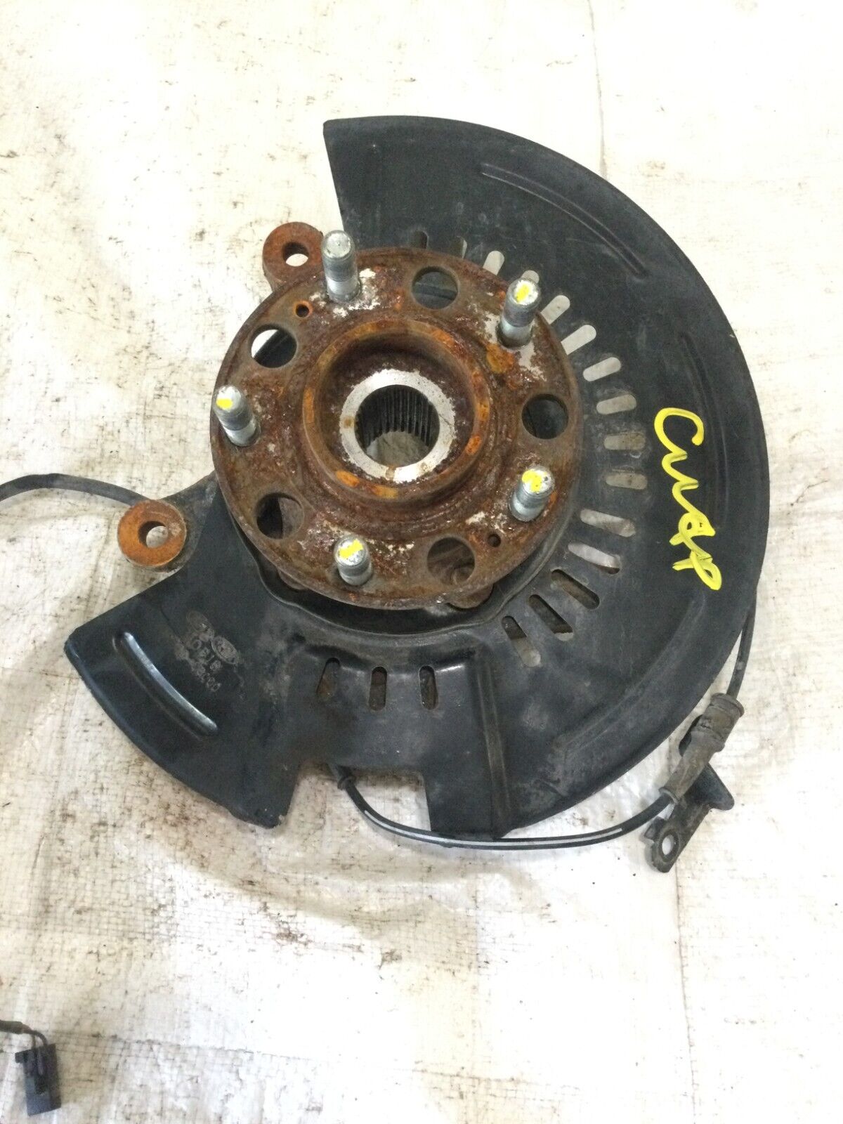 2016-2018 Kia Sorento Front Left Spindle Knuckle Bearing Hub OEM AWD