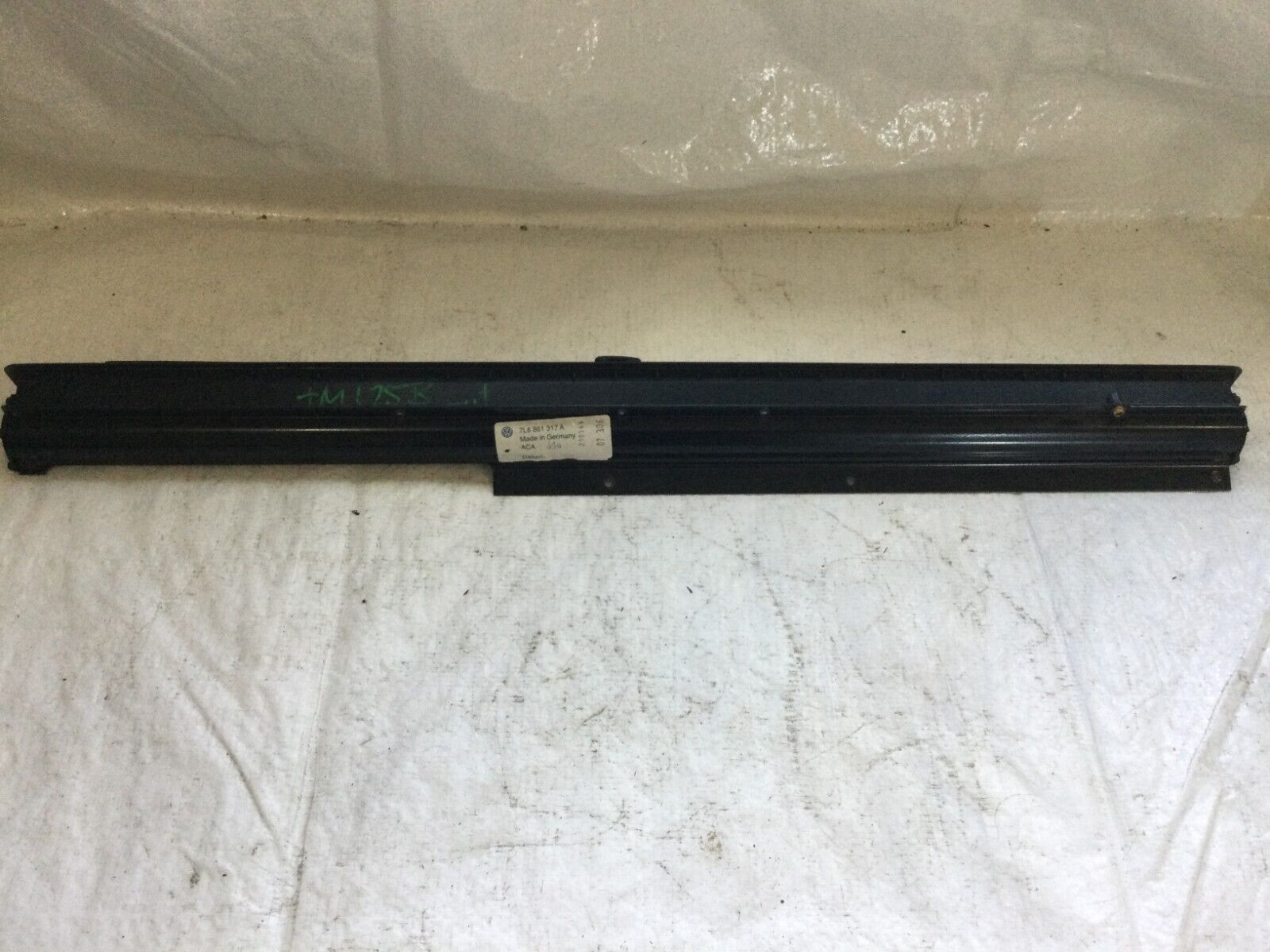 2007 Volkswagen Touareg Rear Left Door Window Glass Sun Shade OEM
