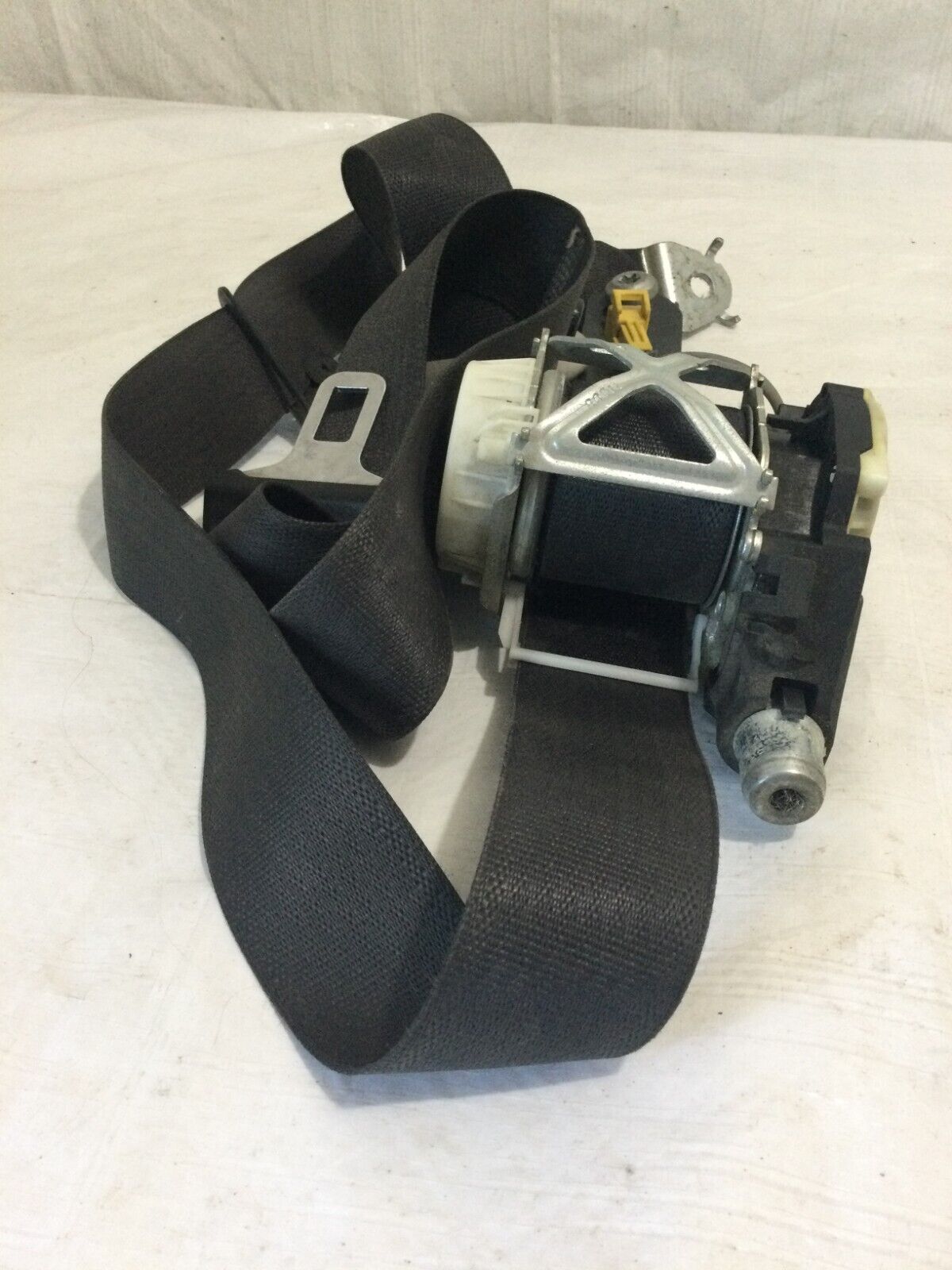 2007-2009 Cadillac Escalade ESV Front Left Seat Belt OEM