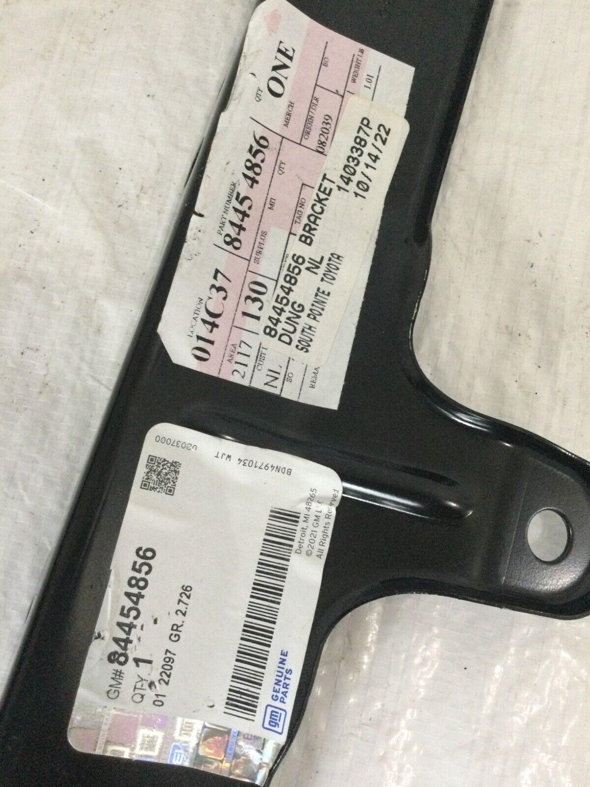 2019-2022 Chevrolet Silverado 1500 Left Headlight Mounting Bracket OEM 84454856