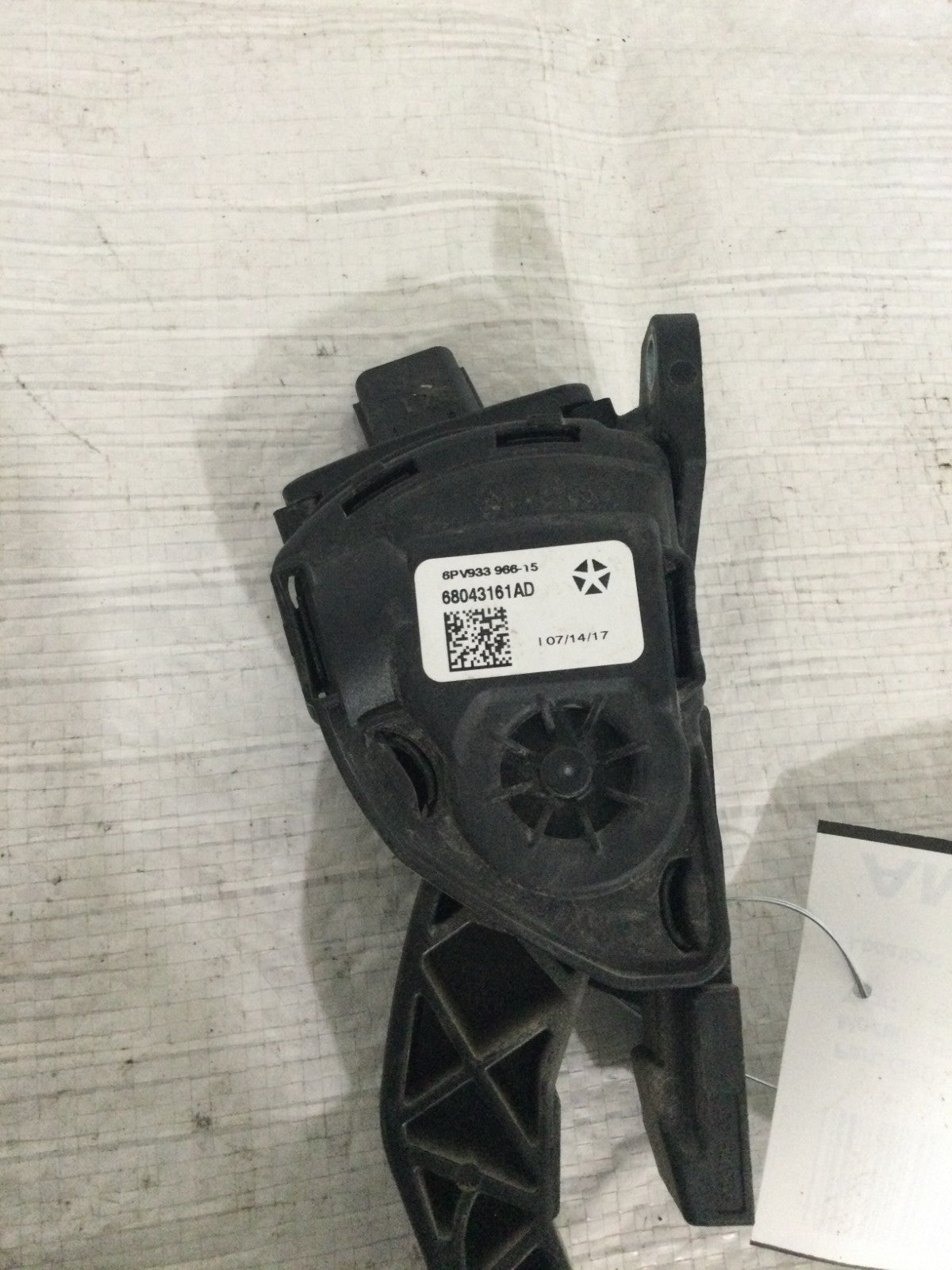 2017 Dodge Ram 3500 Accelerator Gas Pedal OEM 68043161AD