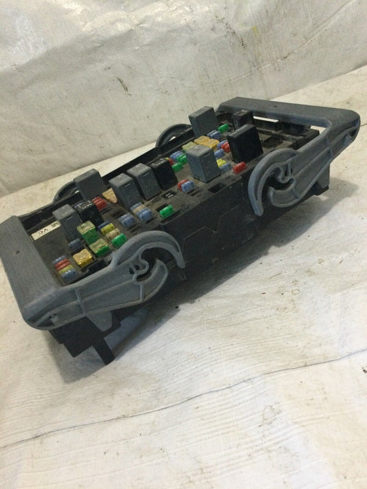 2013 Chevrolet Silverado 1500 Engine Fuse Box OEM 15910898