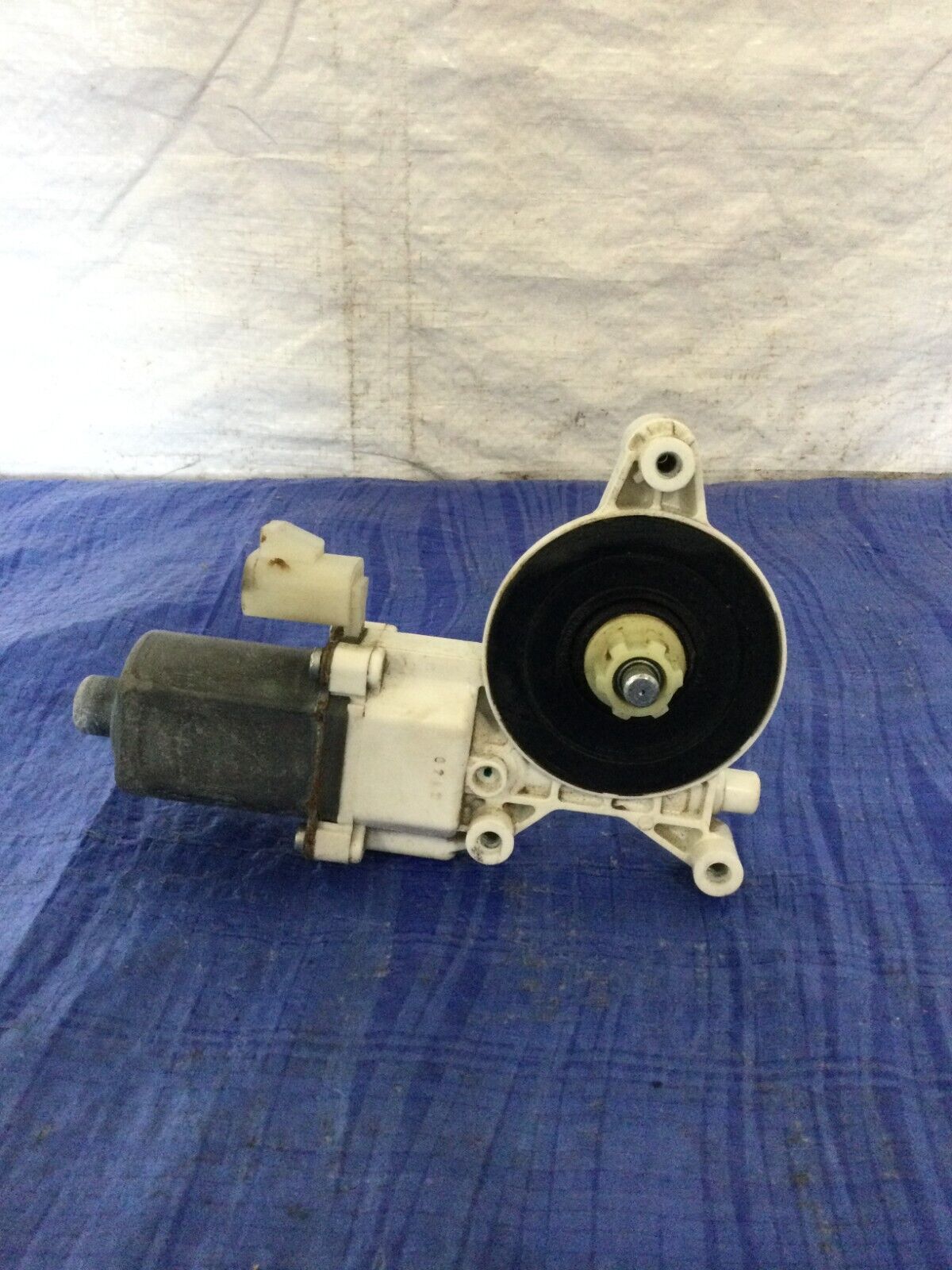 2007-2008 Cadillac Escalade ESV Right Front Power Window Motor OEM