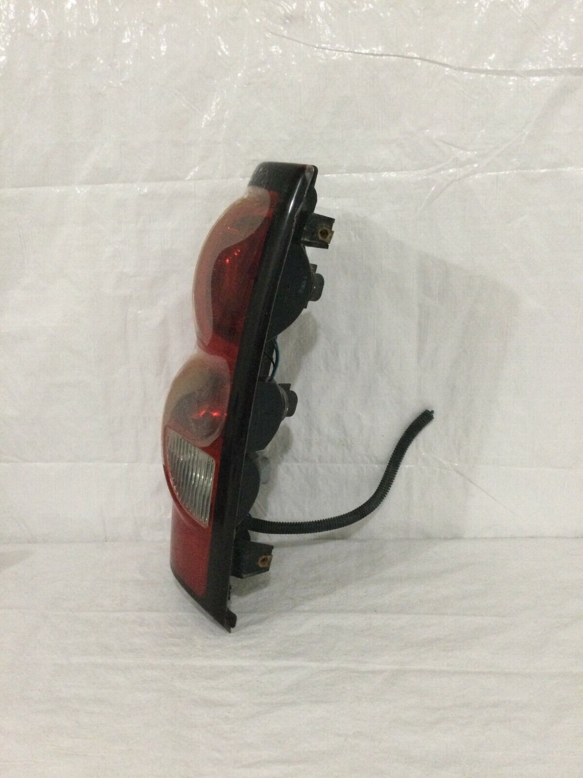 2004-2007 Chevrolet Silverado 1500 Left Driver Side Tail Light Lamp OEM 15273473