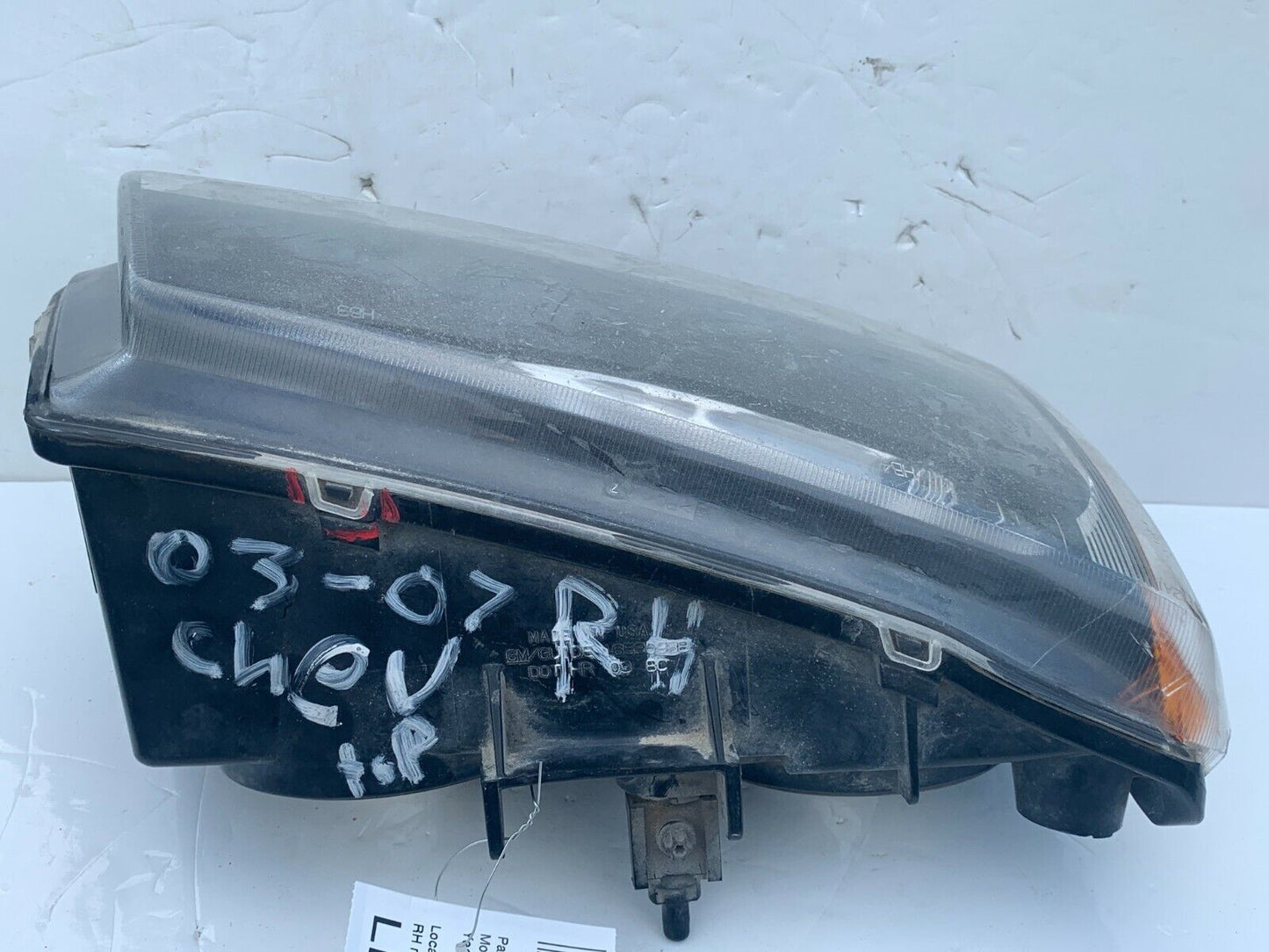 2003-2006 Chevrolet Silverado 1500 Headlight Lamp Right Passenger Side RH OEM