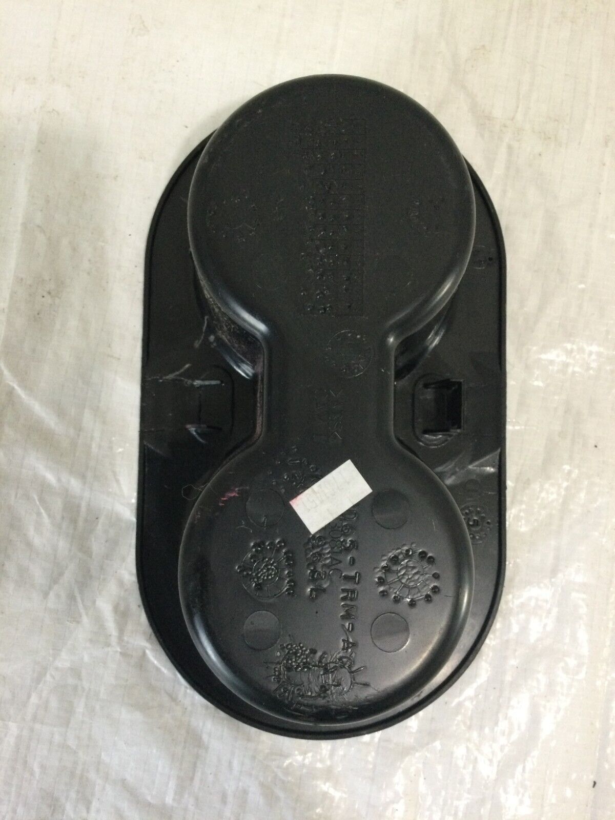 2016-2017 RAM 2500 3500 Rear Cup Holder ( Damage Clip )