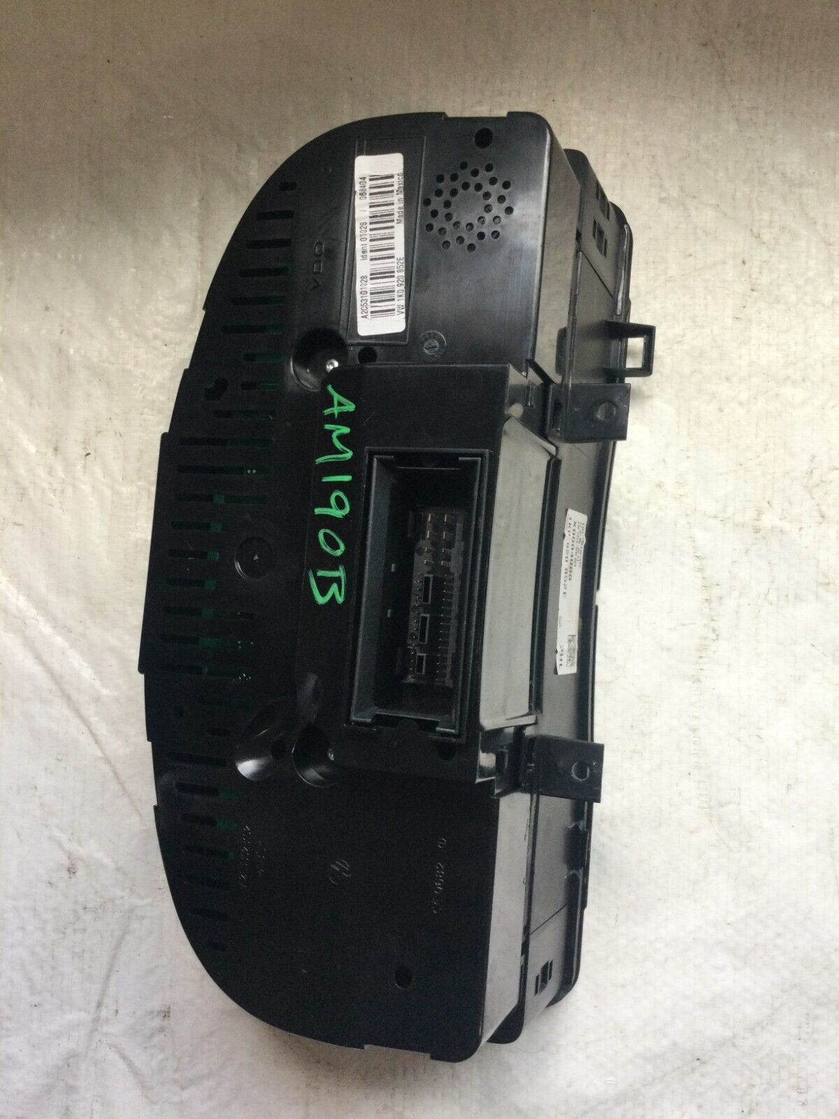2006 Volkswagen Jetta Speedometer Cluster MPH OEM 1K0920852E