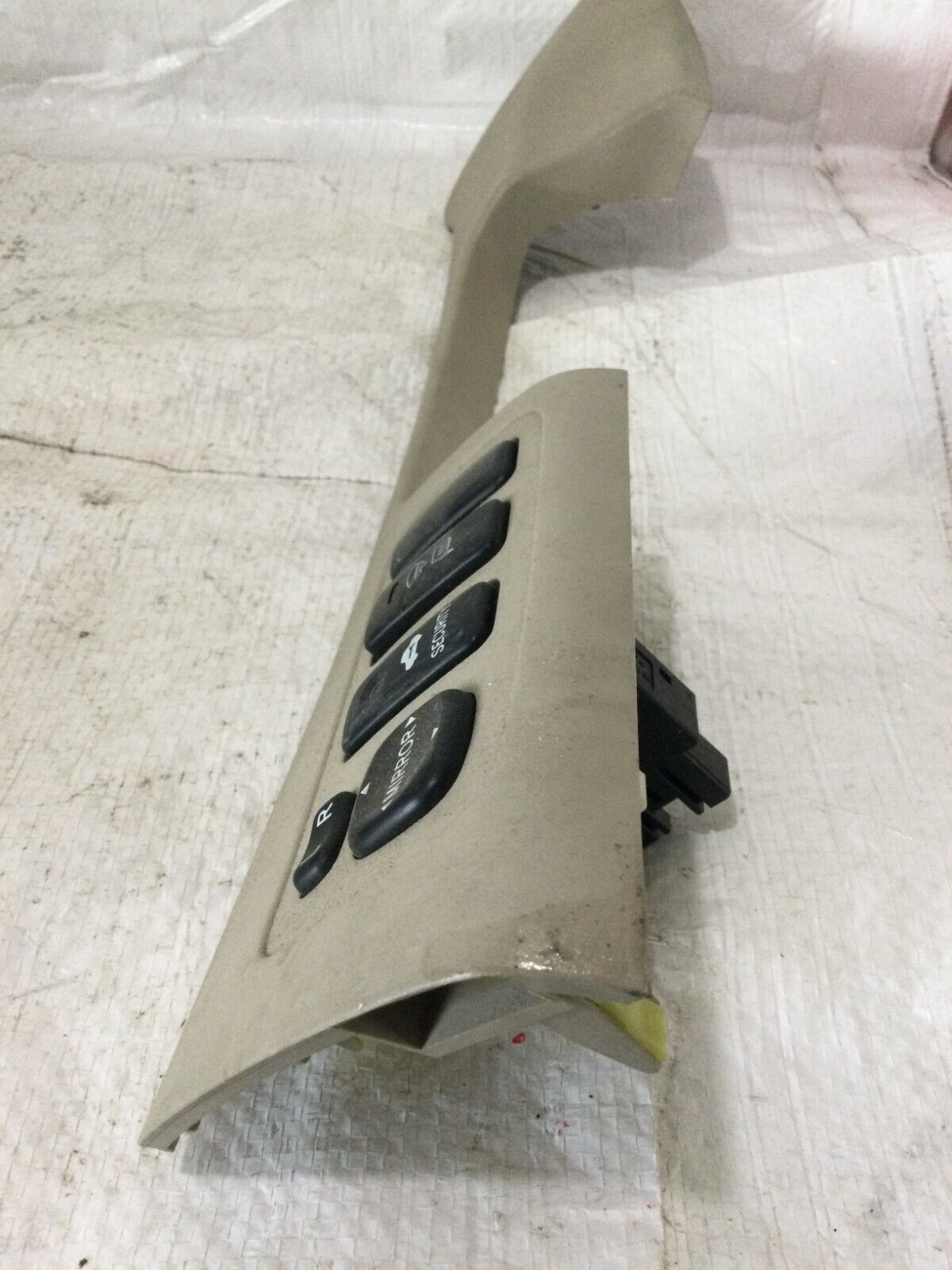 2003 Toyota Highlander Lower Dash Trim W/Mirror & Security Switches 55480-48050