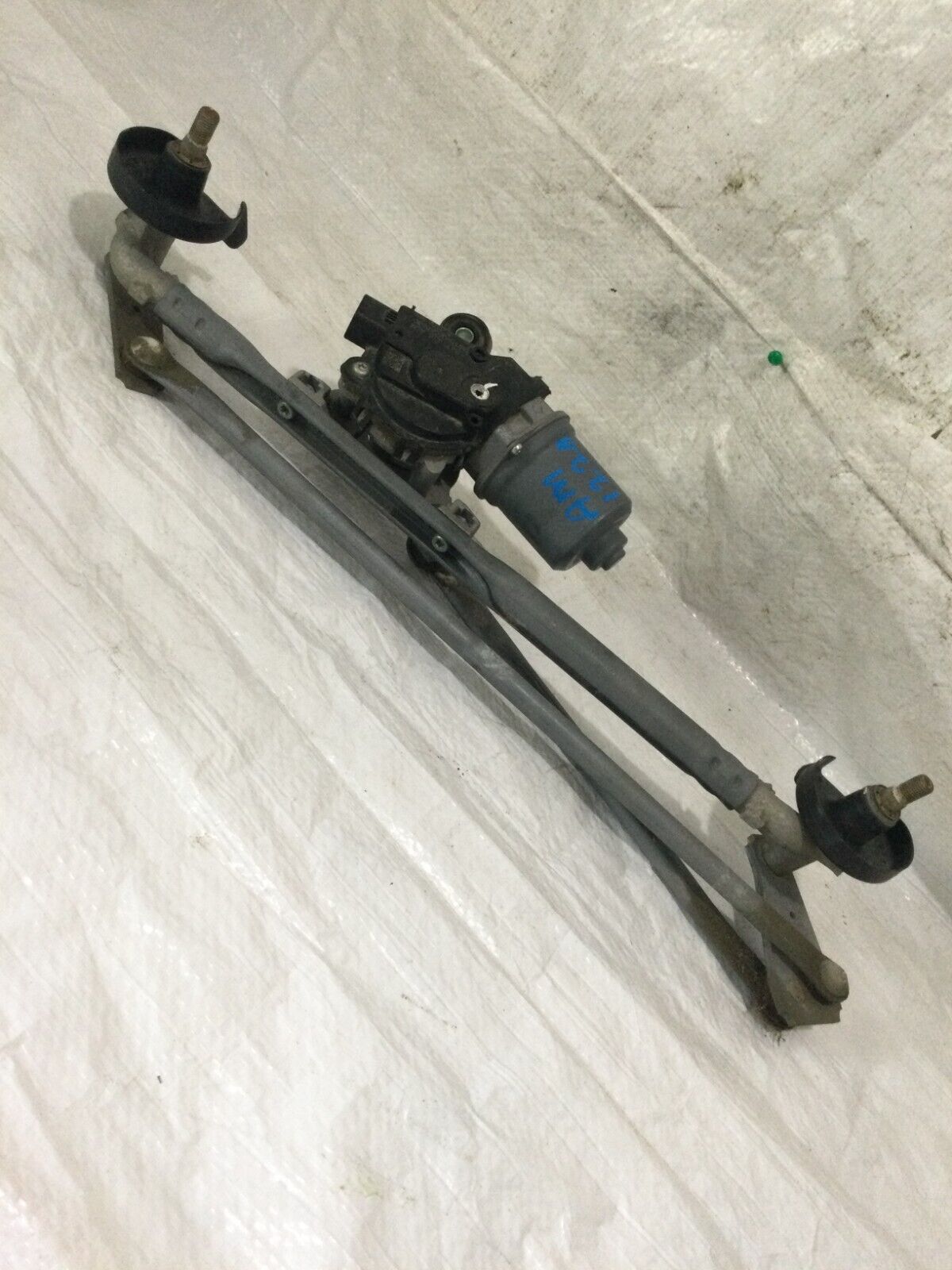 2018-2020 Buick Regal Front Windshield Wiper Motor W/ Linkage OEM
