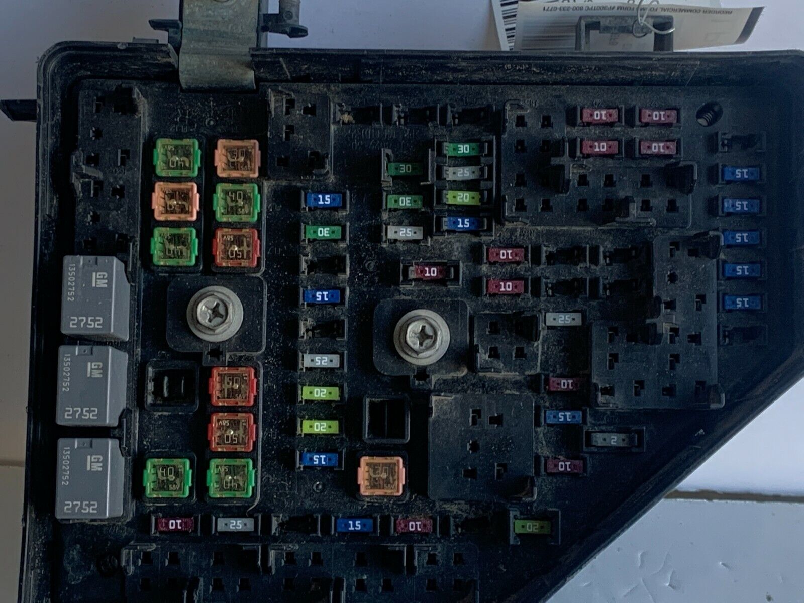 2003-2006 Cadillac Escalade EXT Under Dash Fuse Relay Junction Block OE 20832838