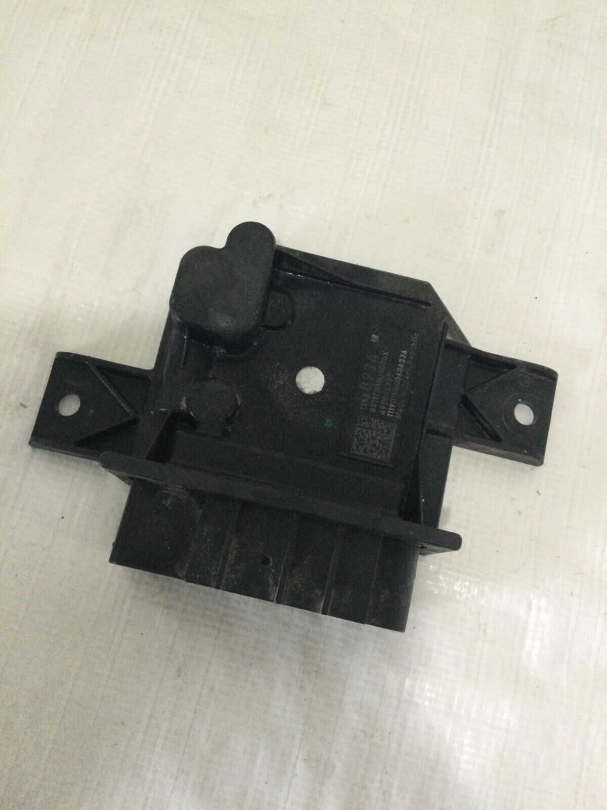 2019 Buick Regal Fuel Pump Relay Control Module 13528934 OEM