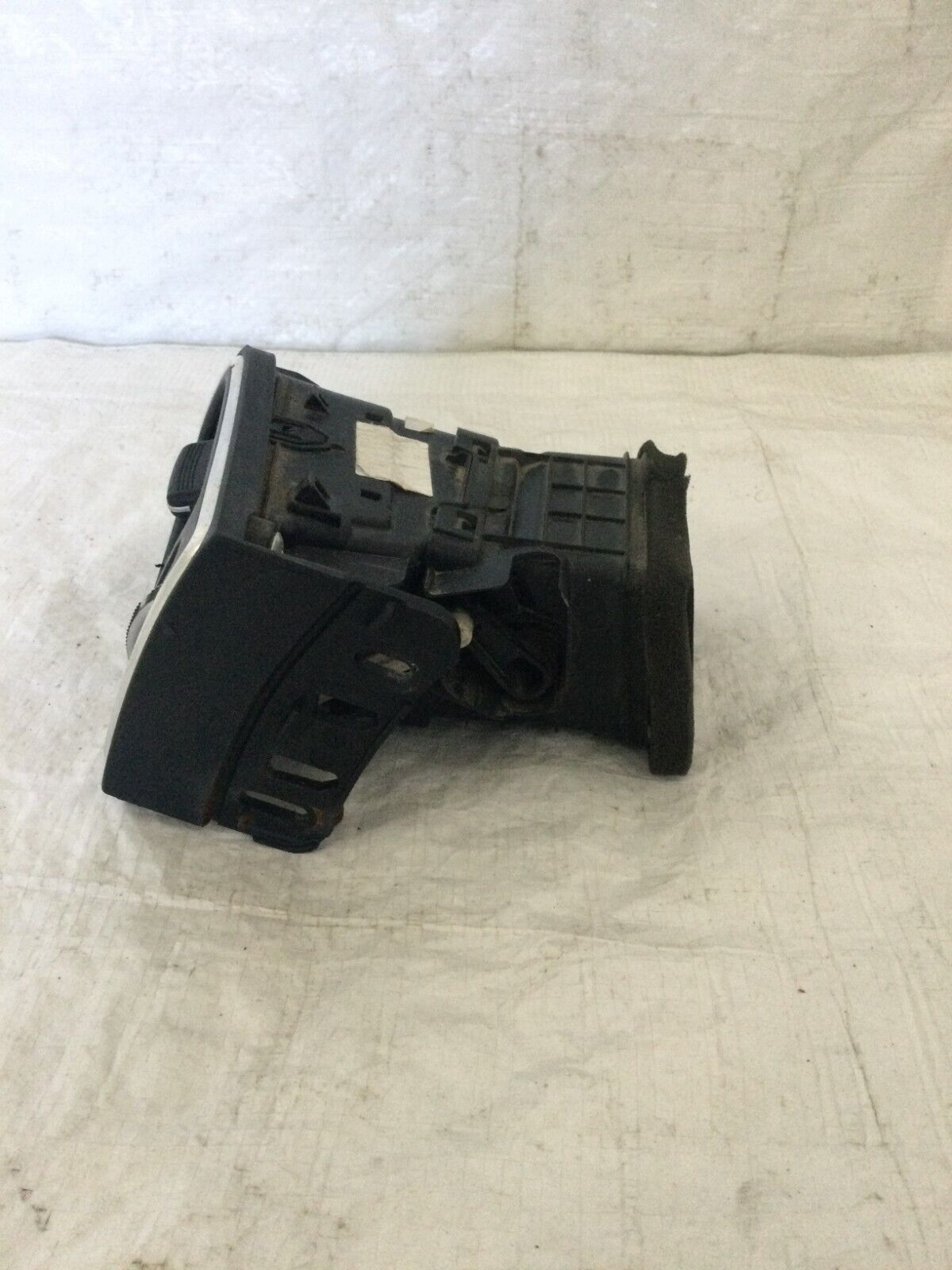 2017-2019 Hyundai Elantra Dash Right Passenger Side Air Vent 97483-F2000 OEM