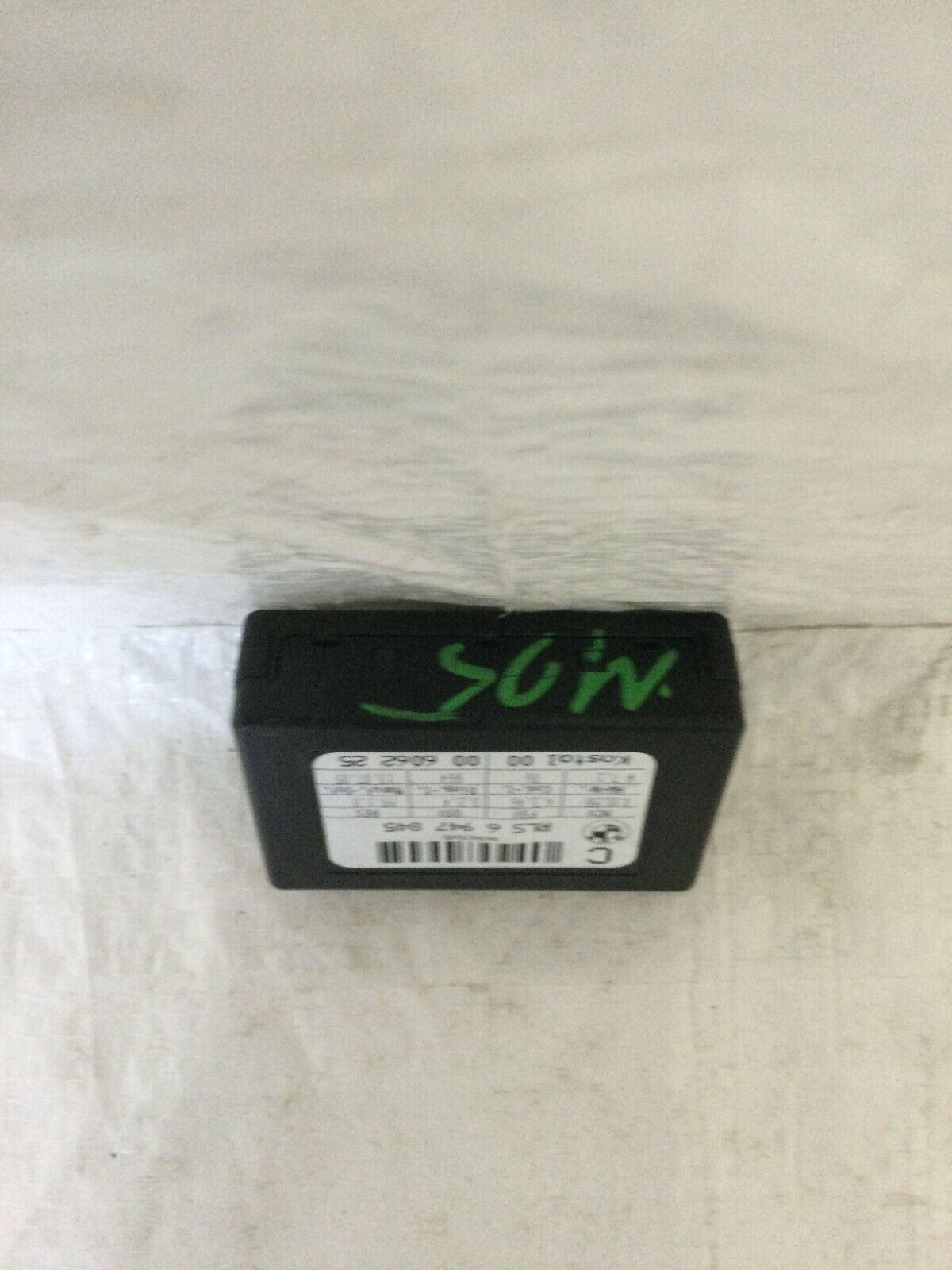 2006 BMW 750Li Sedan Windshield Rain Sensor Module OEM 6947845