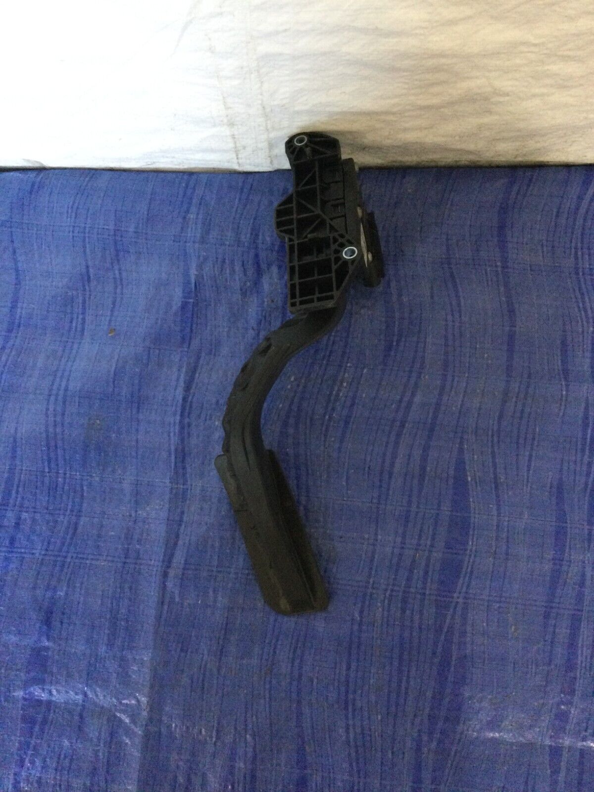 2007 Cadillac Escalade Accelerator Gas Pedal OEM 15847349