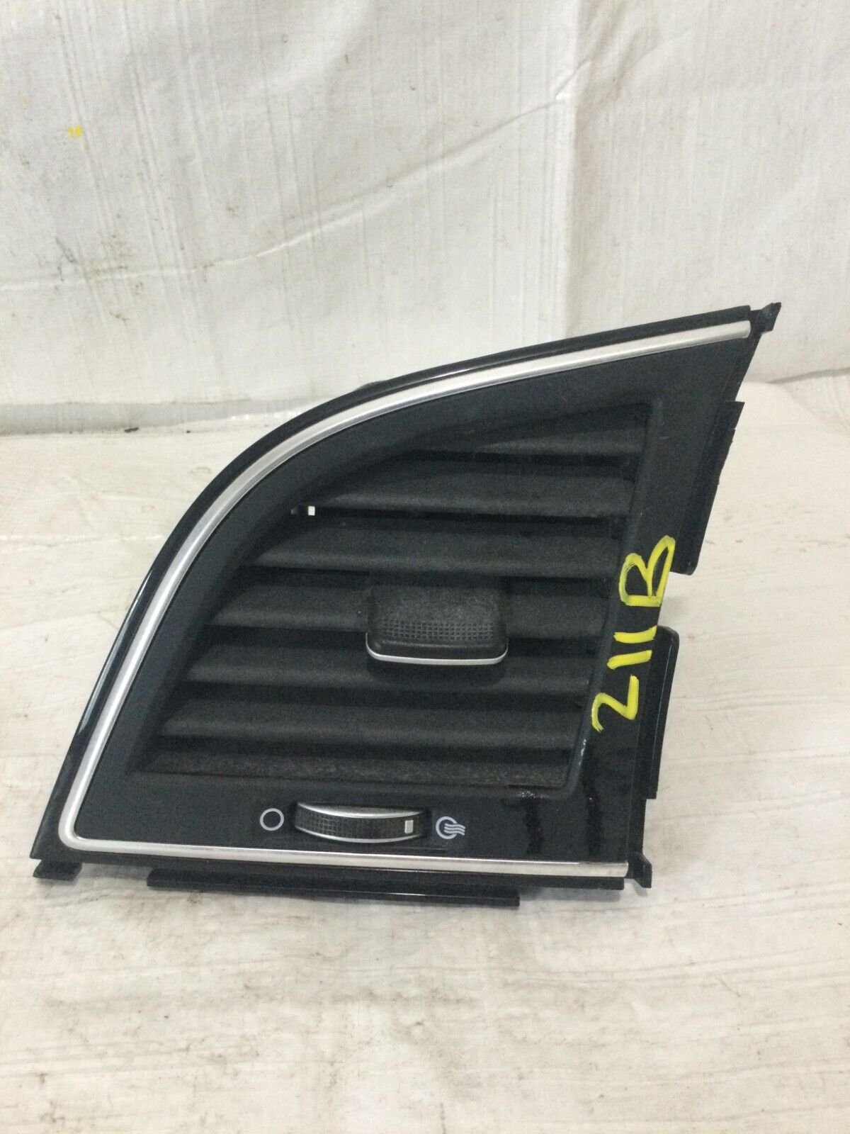 2017 Hyundai Elantra  Dash Right Passenger  Side Air Vent 97480-F2000 OEM