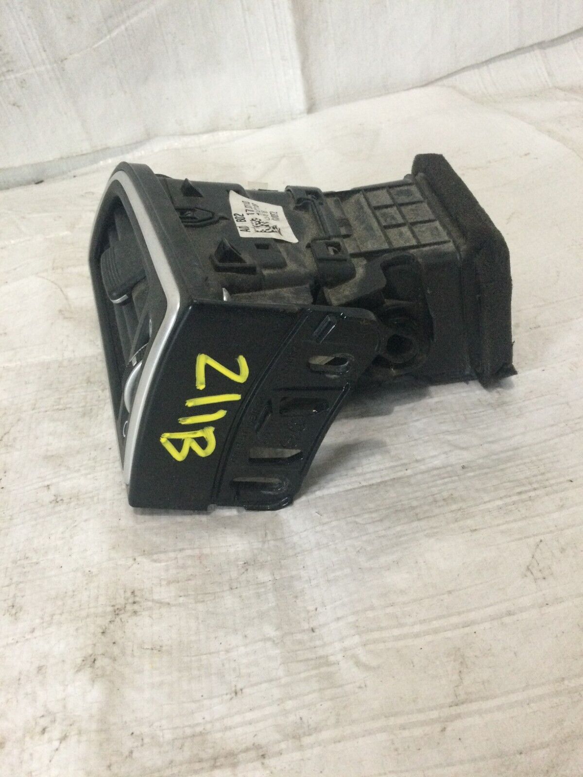 2017 Hyundai Elantra SE Dash Right Passenger  Side Air Vent 97480-F2000 OEM