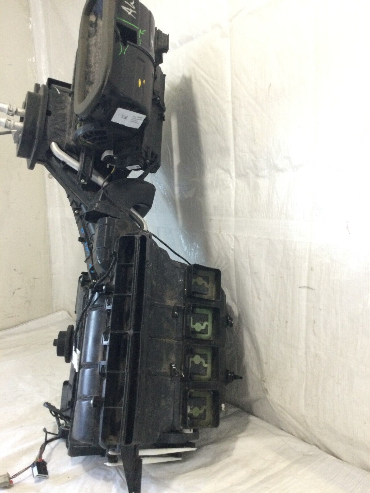 2019 GMC Sierra 1500 Heater Housing Assembly OEM ( DAMAGE )