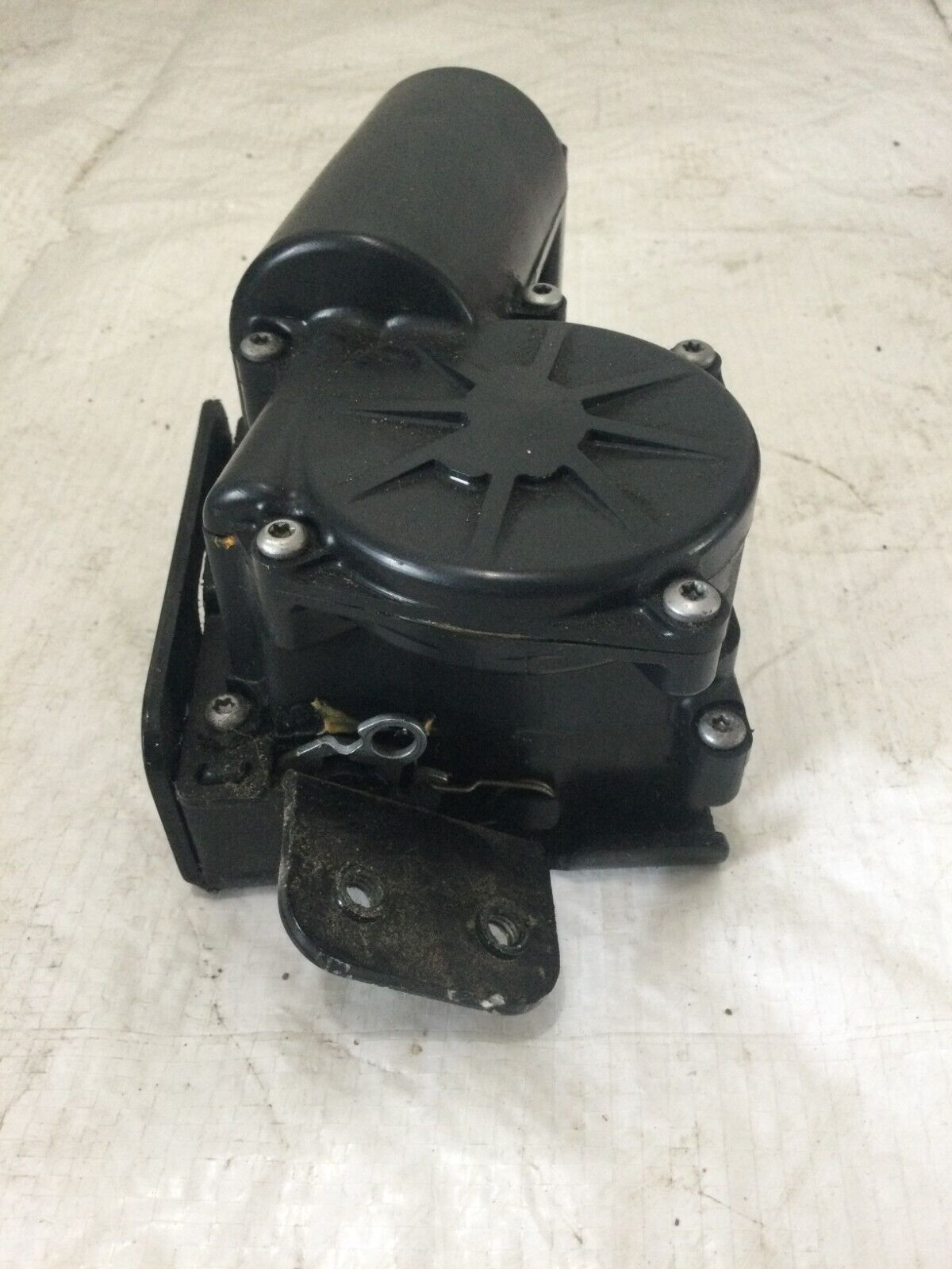 2007 Cadillac Escalade Tailgate Latch Power Liftgate Lock Actuator Motor OEM