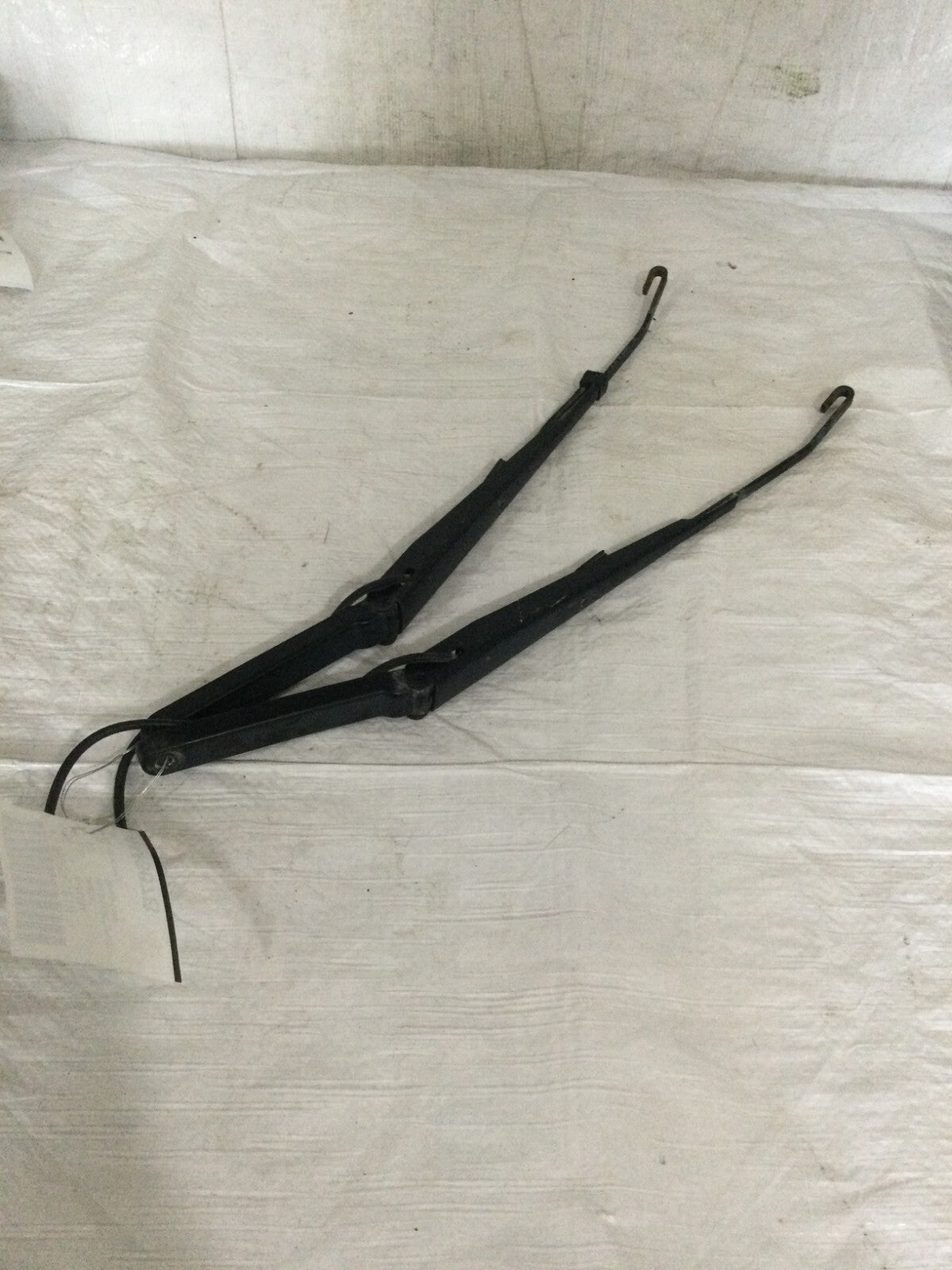 2001 Chevrolet Silverado 2500 Wiper Arm Set OEM