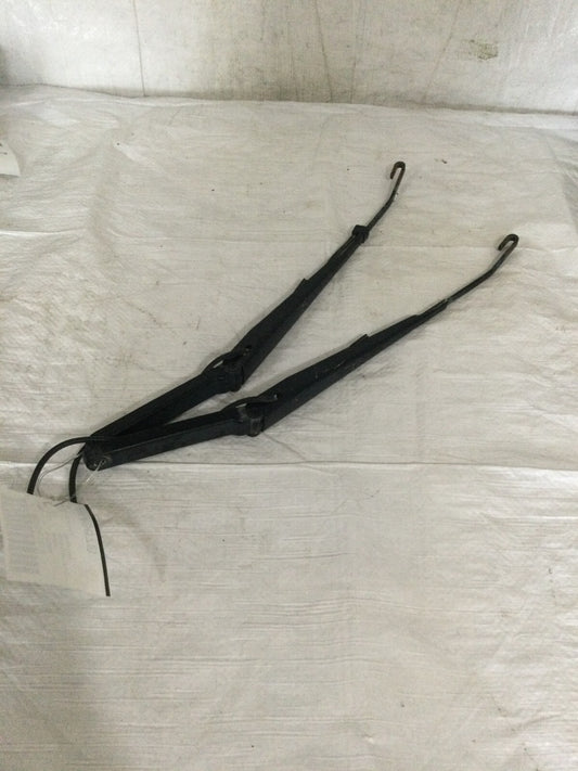 2001 Chevrolet Silverado 2500 Wiper Arm Set OEM