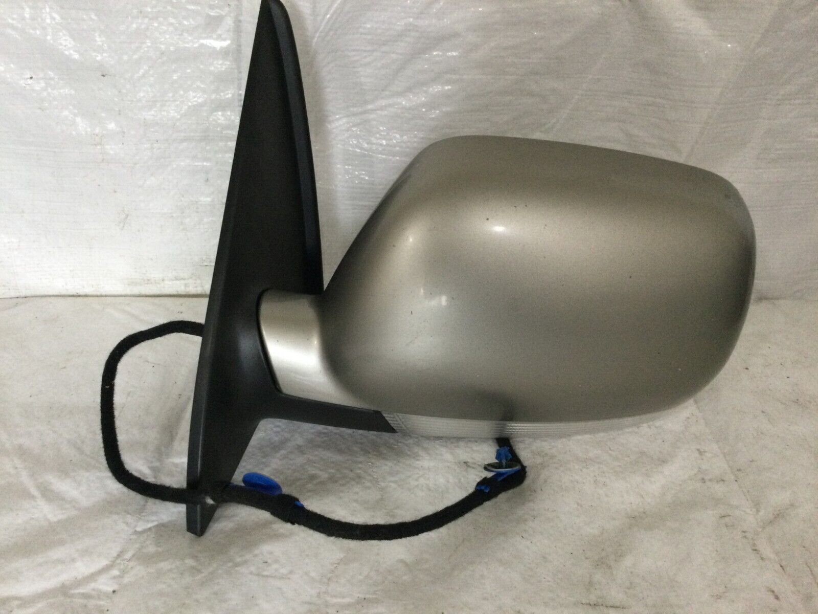 2004-2007 Volkswagen Touareg Side View Power Door Mirror Left Driver Side LH OEM
