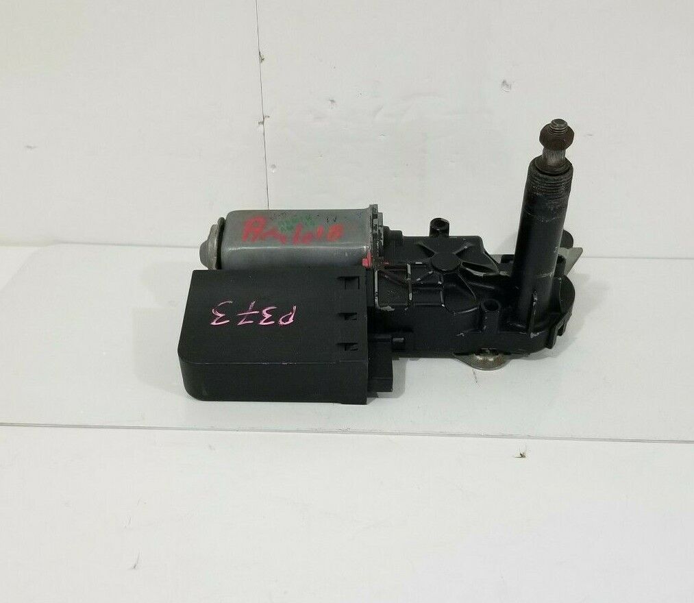 2005 GMC Yukon Rear Wiper Motor OEM 15091065 
