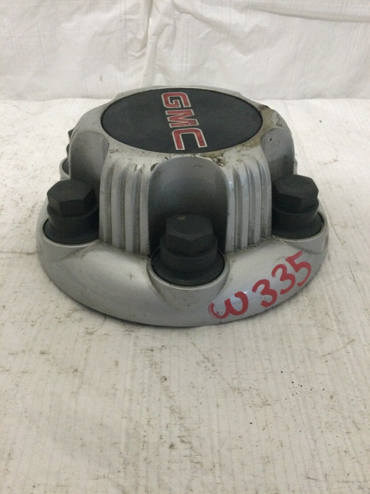 1999-2013 GMC Sierra 1500 Center Cap 6 Lug OEM 9596663