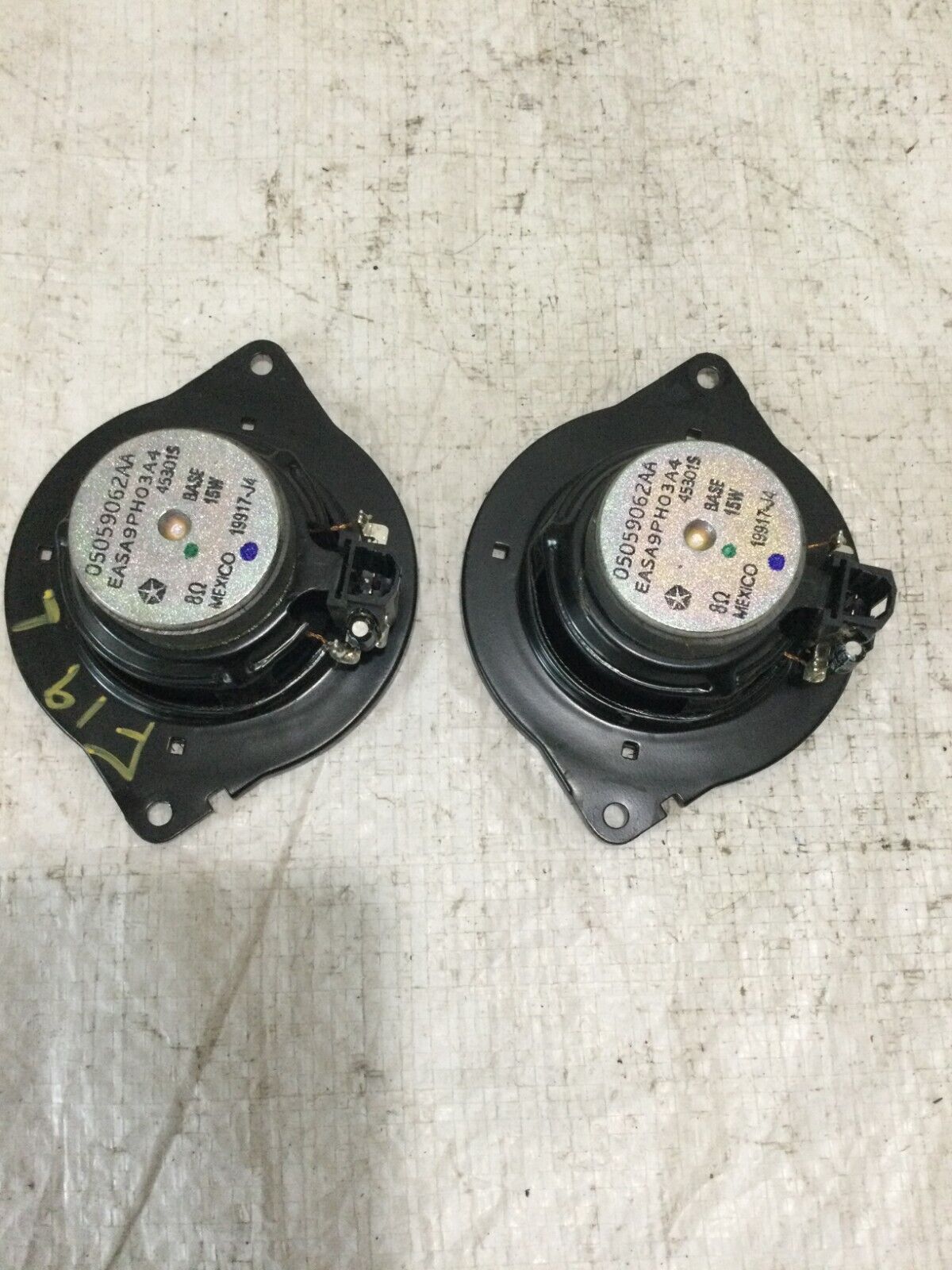 2018 RAM 1500 Front Left Right Door Speaker 05059062AA OEM