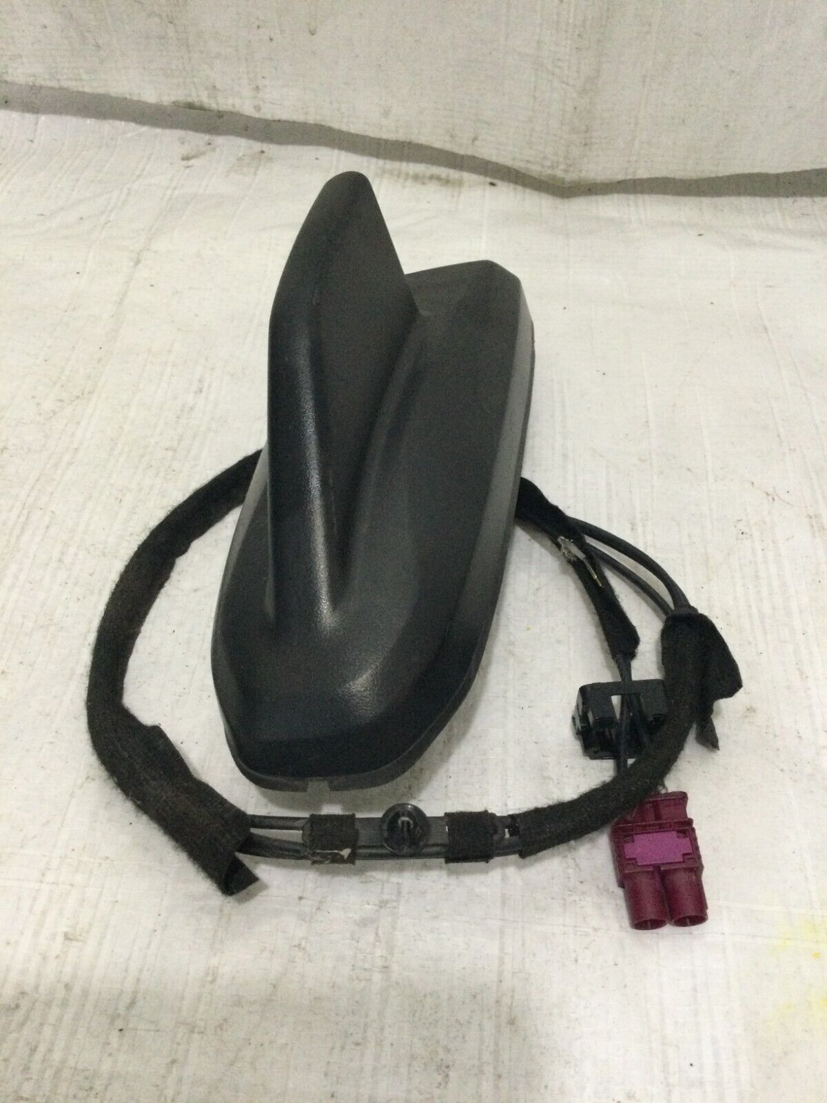 2021 Chevrolet Silverado 1500 Roof Mounted  Shark  Fin Antenna 84469887 OEM