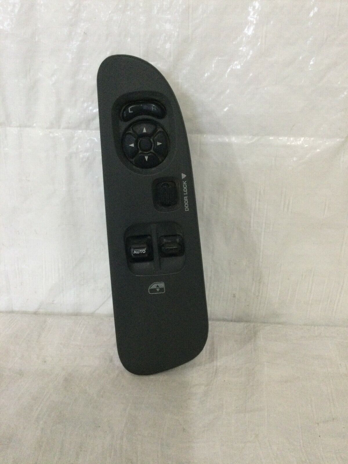 2006-2010 Dodge Ram Left Driver Master Power Window Control Switch 211210-104 