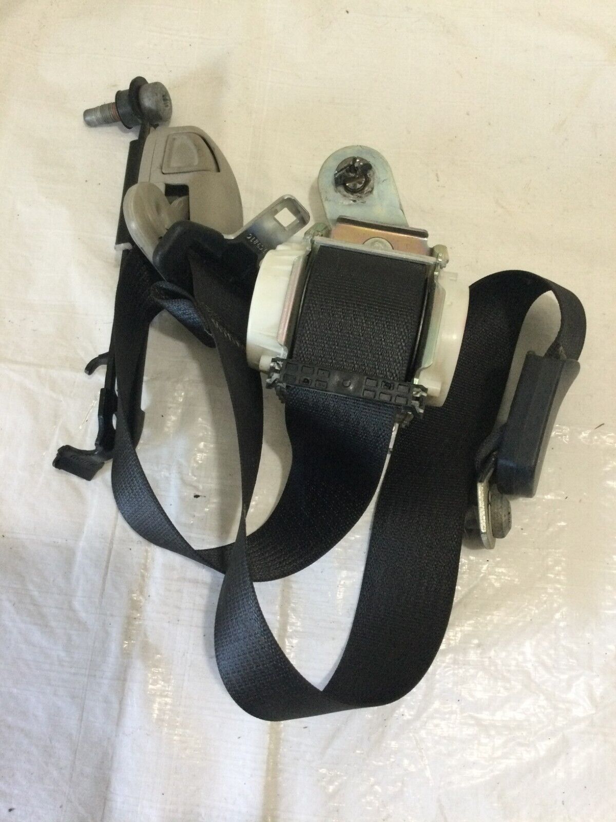 2017 Dodge Grand Caravan  Left Side Rear Seat Belt 042172R OEM