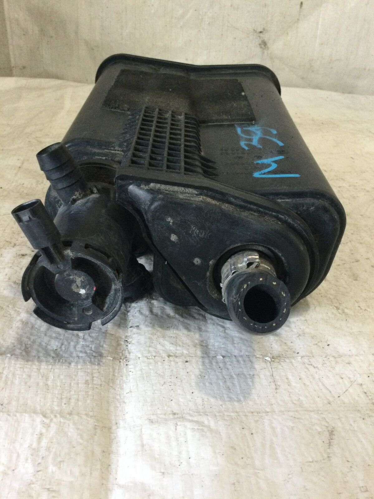 2004 Mercedes-Benz S-Class Fuel Evaporator Canister 2204700559 OEM