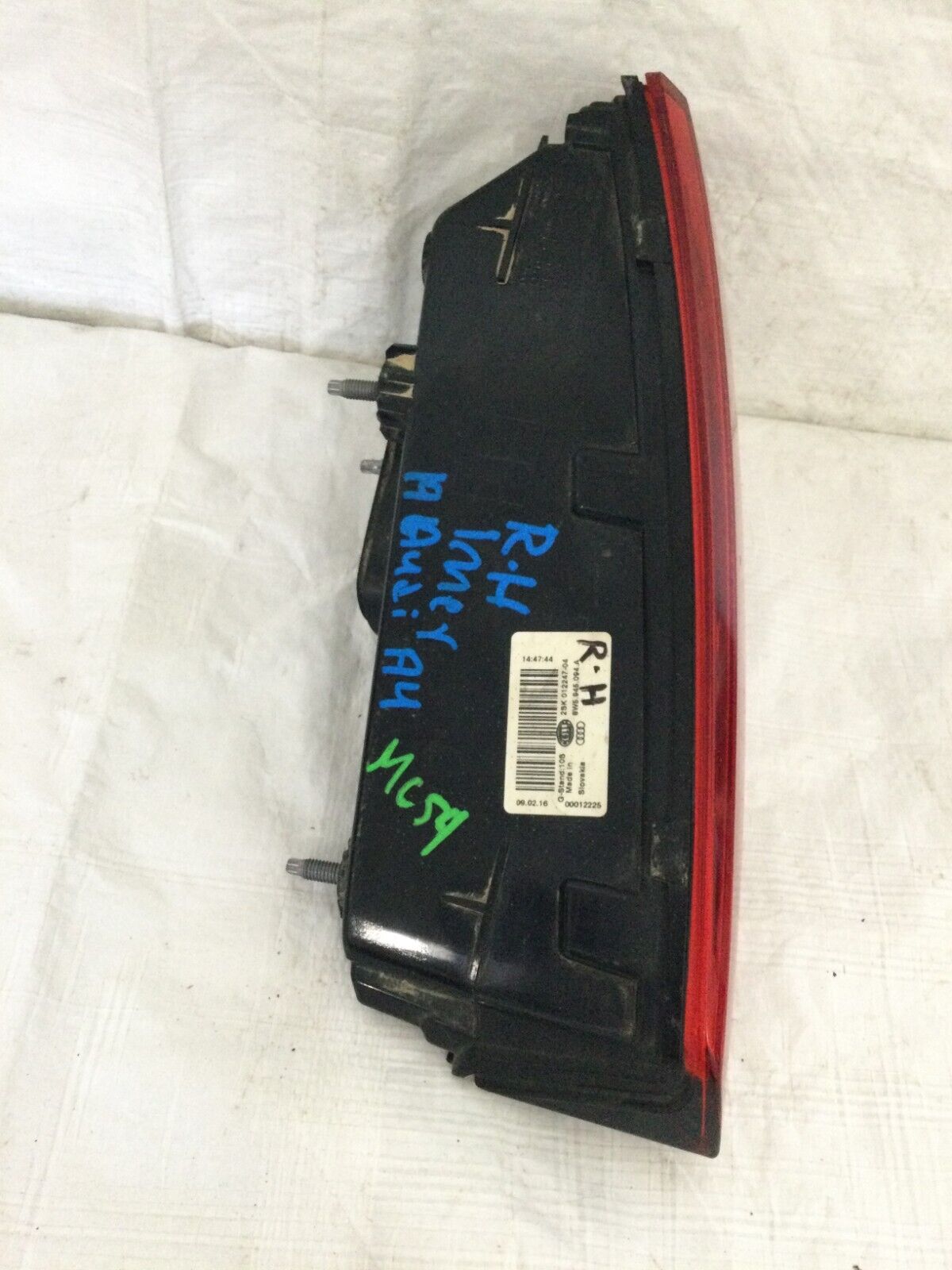 2017-2019 Audi A4 Right Rear Inner Taillight Lamp 8W5945094A OEM