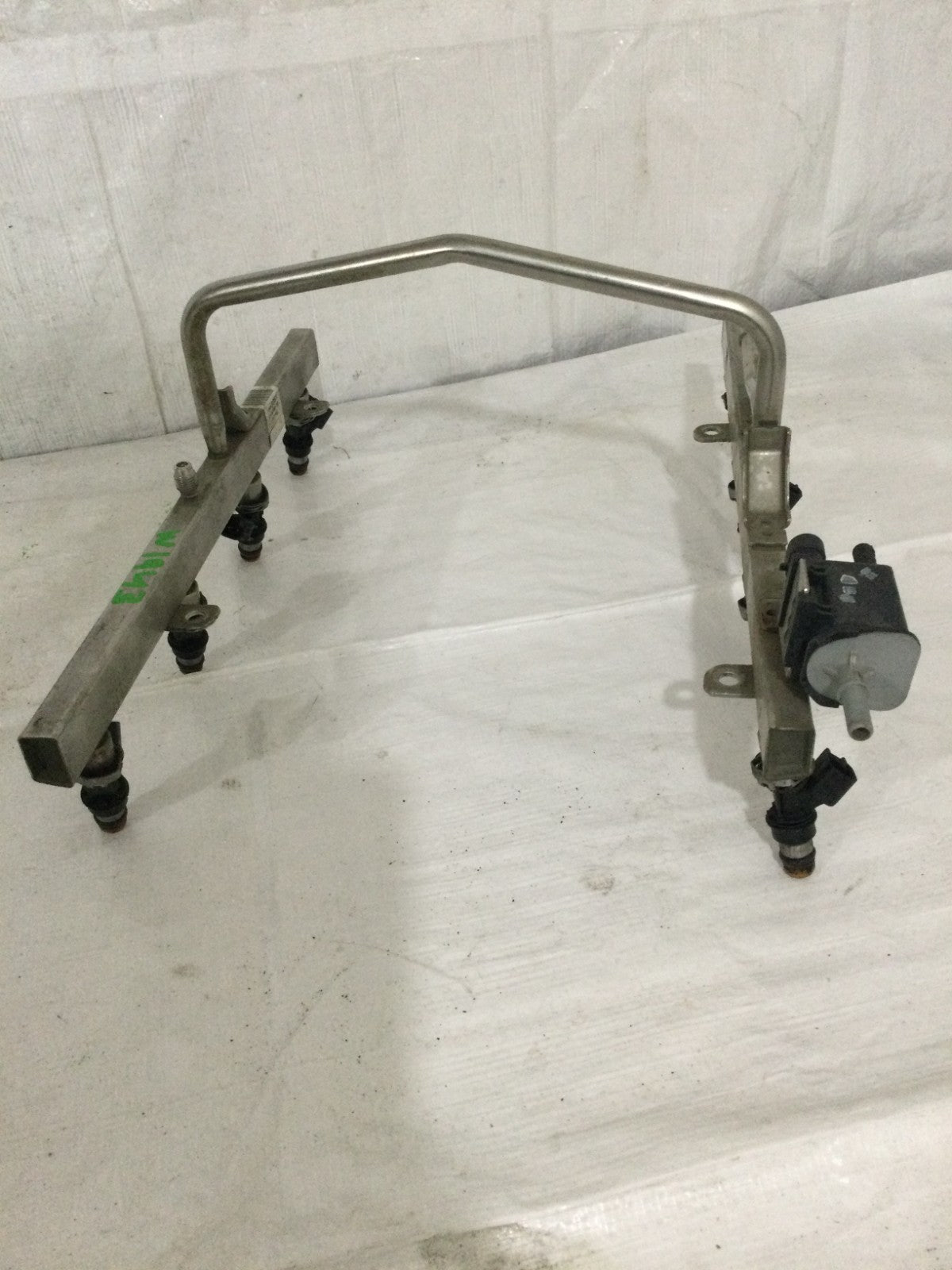 2007-2009 Chevrolet Siilverado 1500 Fuel Injection Fuel Rail OEM 12621662