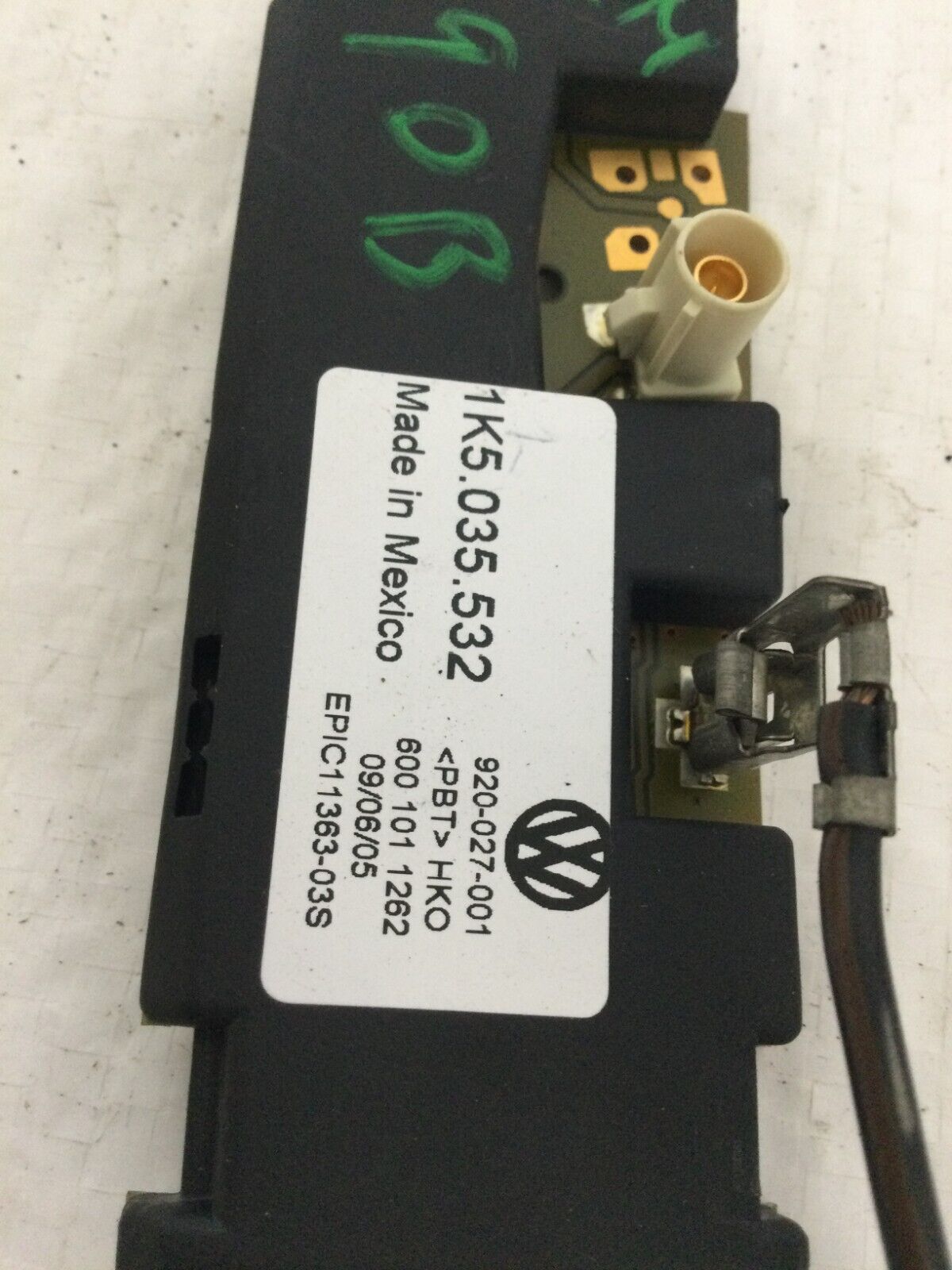 2006 VW Jetta Antenna Amplifier Booster Switch Unit 1K5 035 532 K OEM