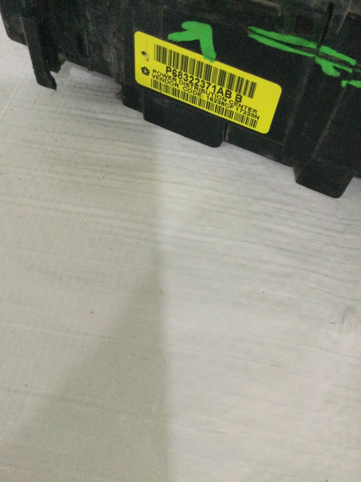 2018 Dodge Ram 1500 Intelligent Power Distribution Center OEM 68322371AB DAMAGED