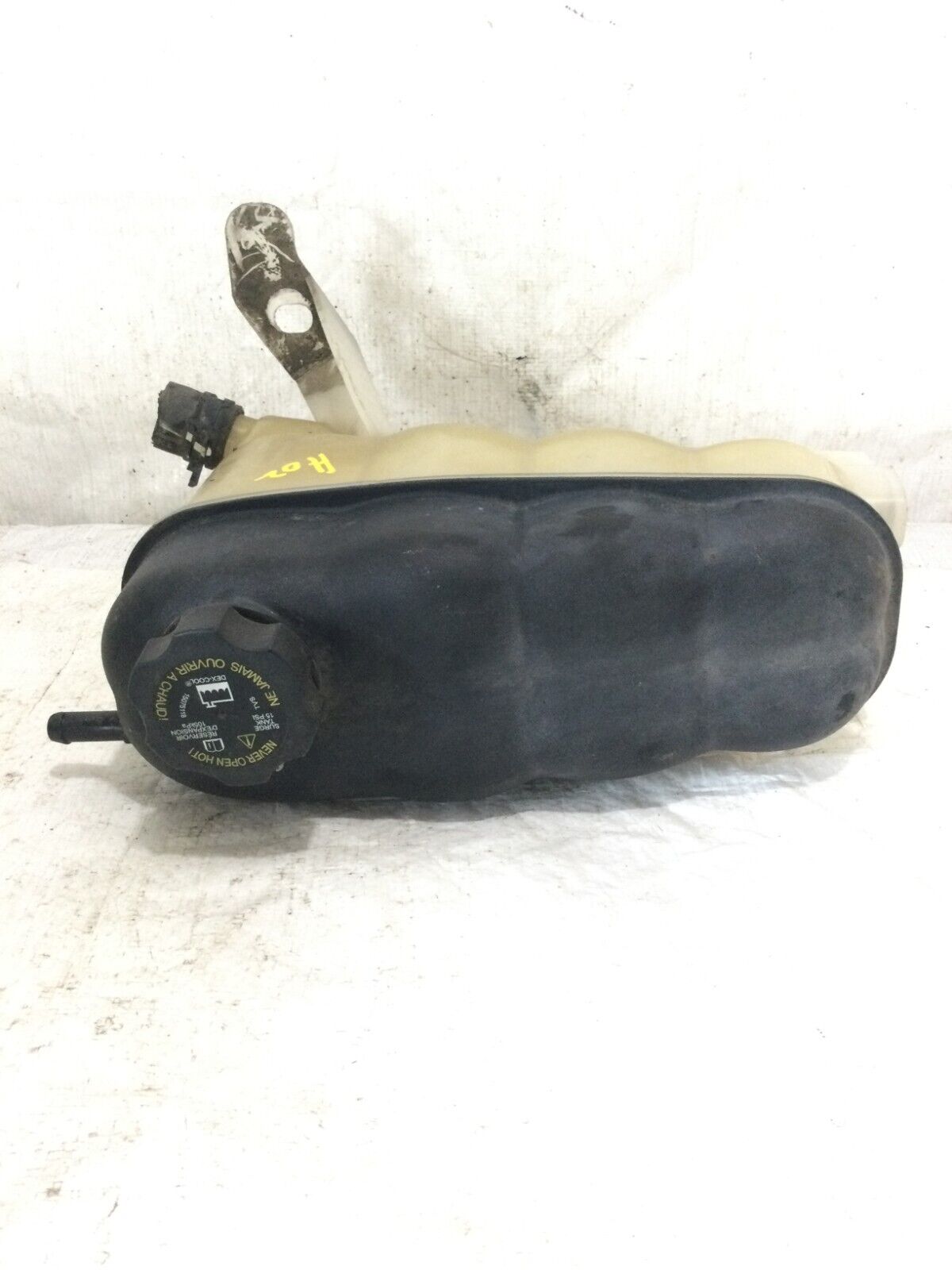 2007 Cadillac Escalade Engine Coolant Recovery Reservoir Bottle W/ Cap OEM