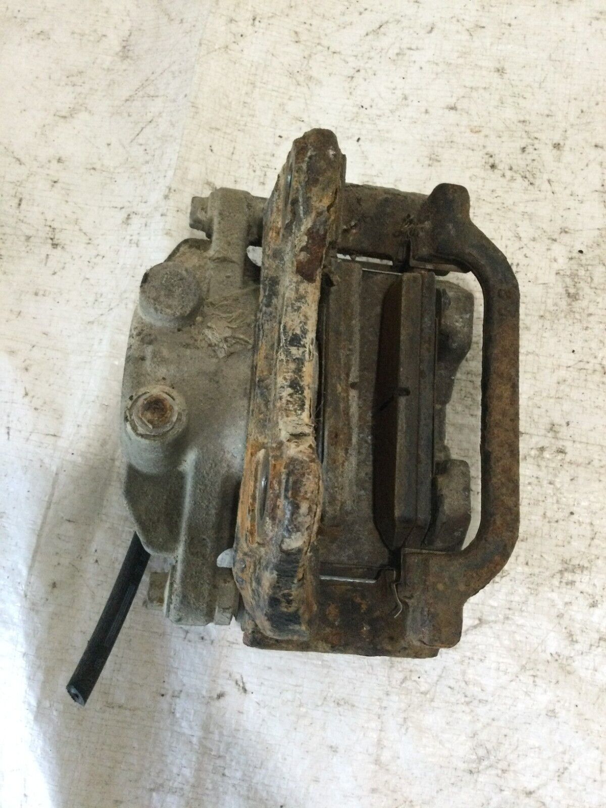 2007 Cadillac Escalade Rear Left Side   Brake Caliper OEM