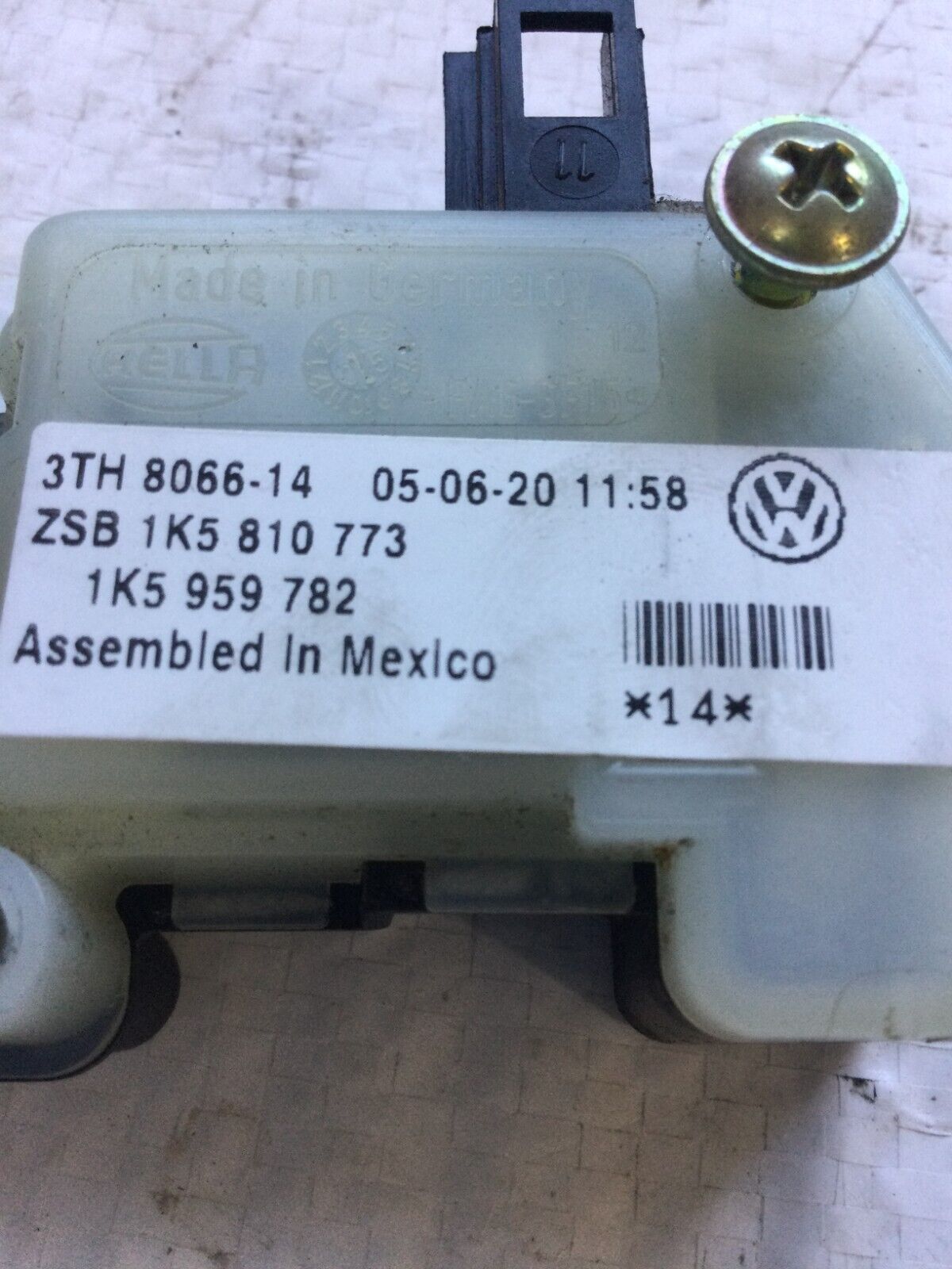 2006 Volkswagen Jetta Fuel Filler Door Lock Release 1K5959782 OEM