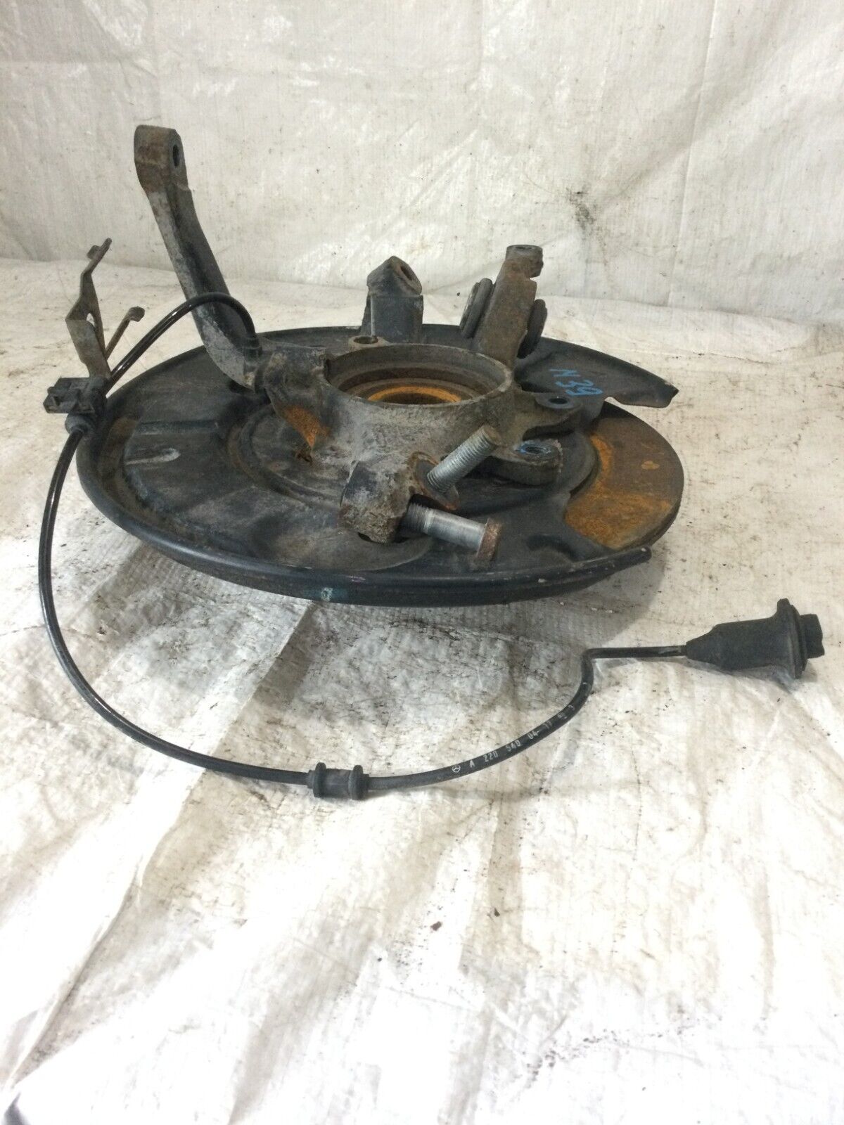 2004 Mercedes-Benz S-Class  Left Rear Spindle  Knuckle  Bearing Hub
