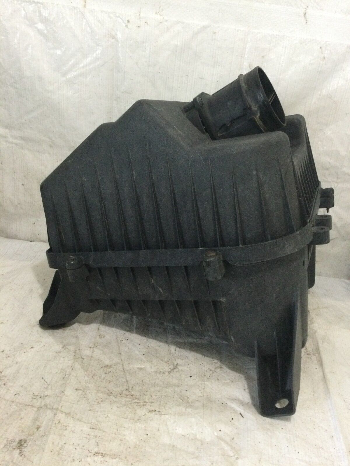 2007 GMC Acadia Air Cleaner Filter Box Assembly OEM
