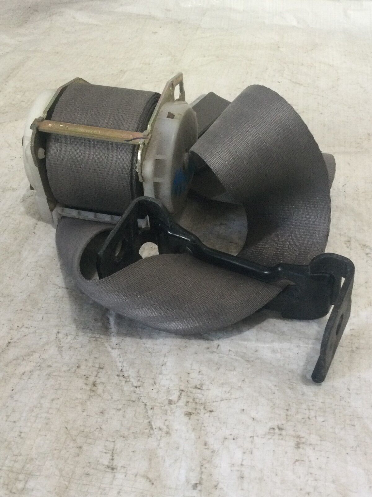 2003 Dodge Ram 2500  Rear Right center Seat Belt  18855  OEM