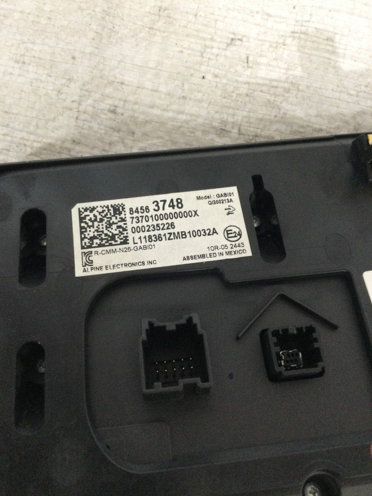 2019-2021 Chevrolet Blazer  Information Display Screen OEM 84563748