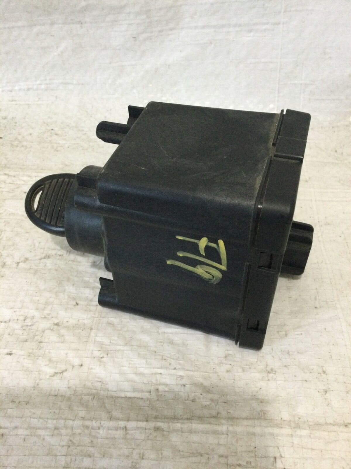 2018 Dodge Ram 1500 Igntion Node Module W/ Key 68271986AB OEM
