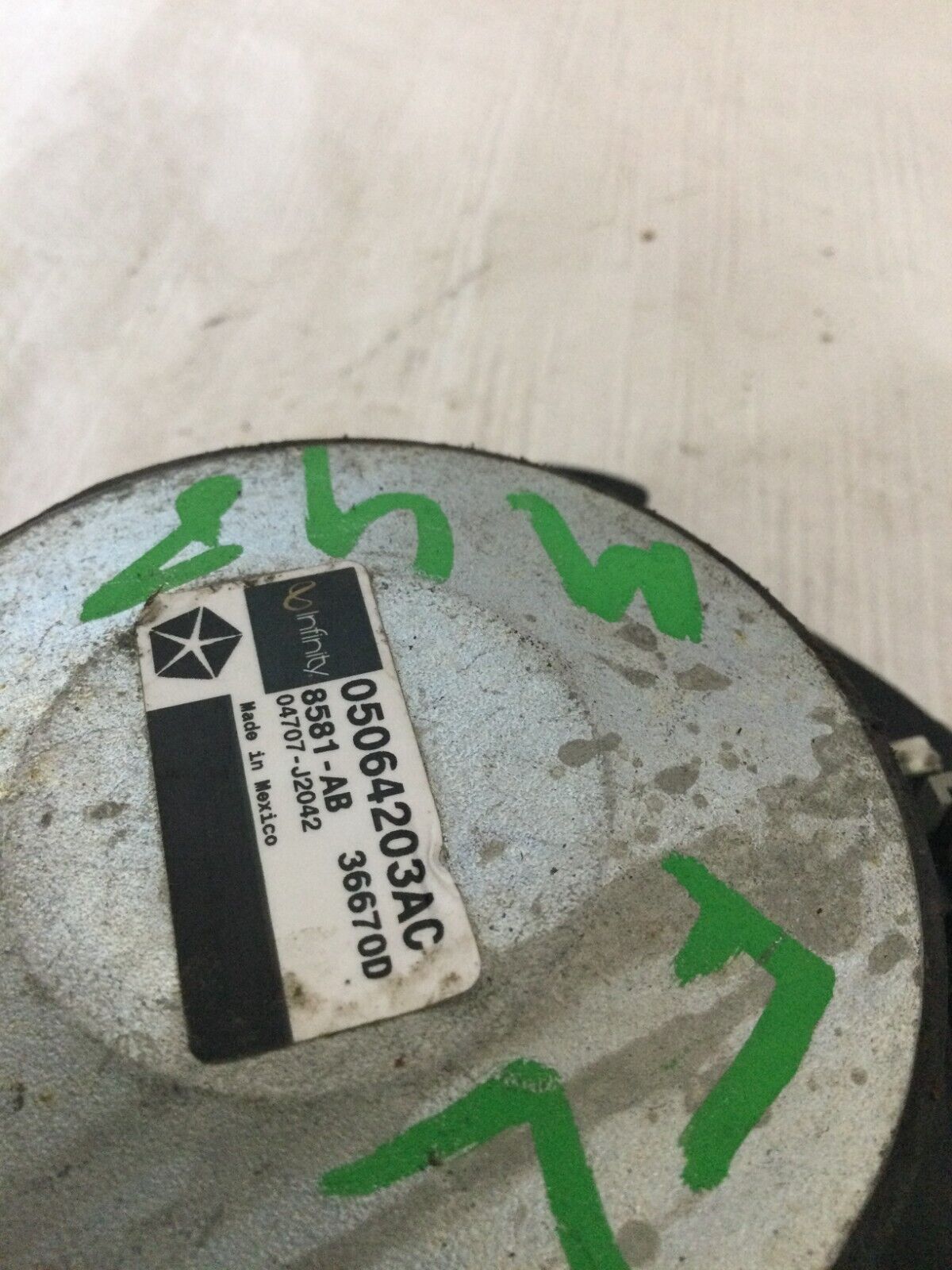 2007 Dodge Nitro Audio infinity OEM Front Left Door Speaker 05064203AC
