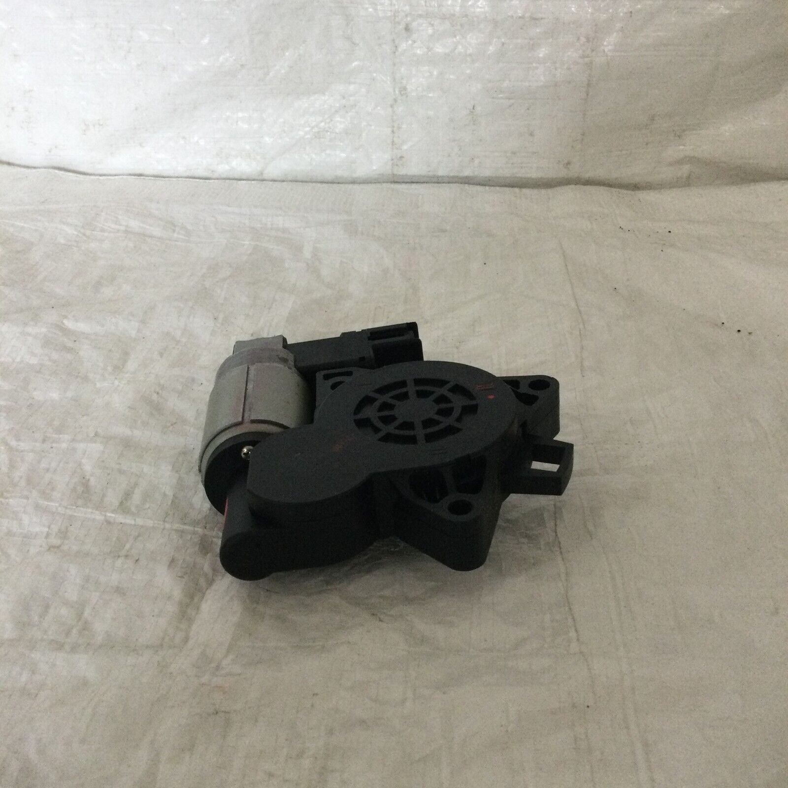 2004-2005 Mazda 6 Hatch Back Front Right Power Window Motor OEM GJ6A 5858X