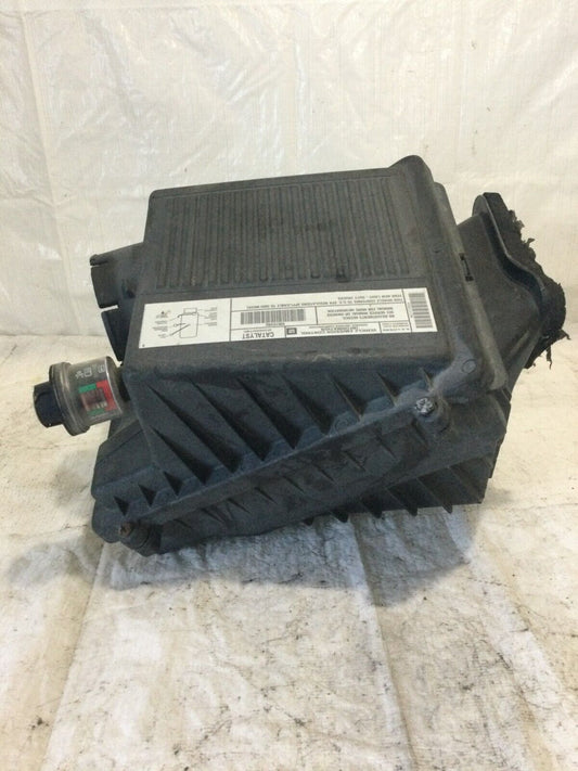 2005 Cadillac Esclade Air Box Cleaner Filter Assembly OEM