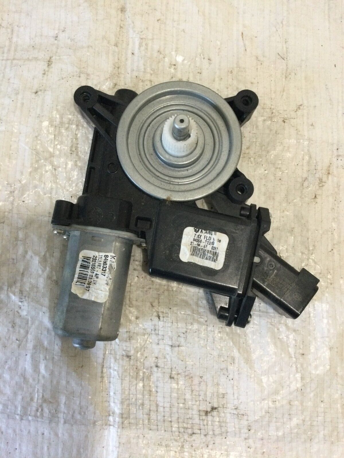 2019 GMC Sierra 1500  Front Left Window Door  Regulator Motor  Assembly OEM