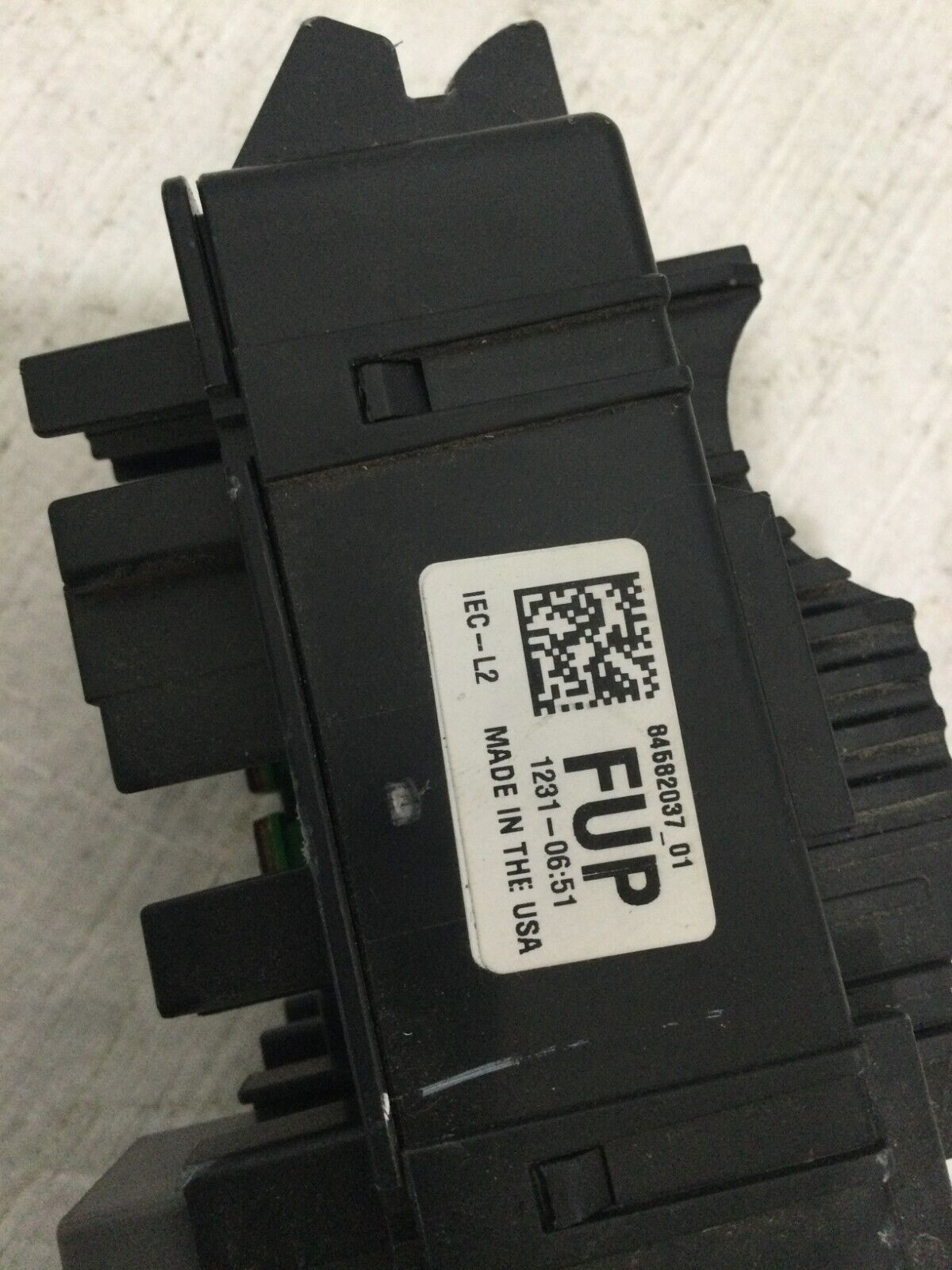 2021 Chevrolet Silverado 1500 Cabin Fuse Junction Box 84582037  OEM